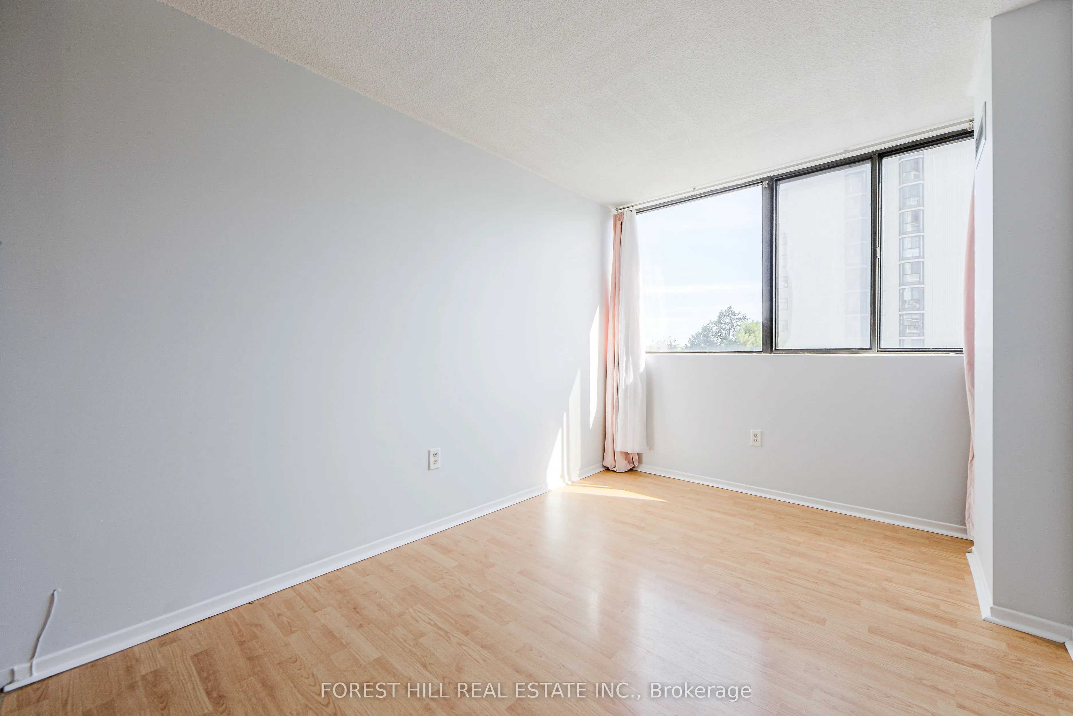 80 Antibes Drive, #504