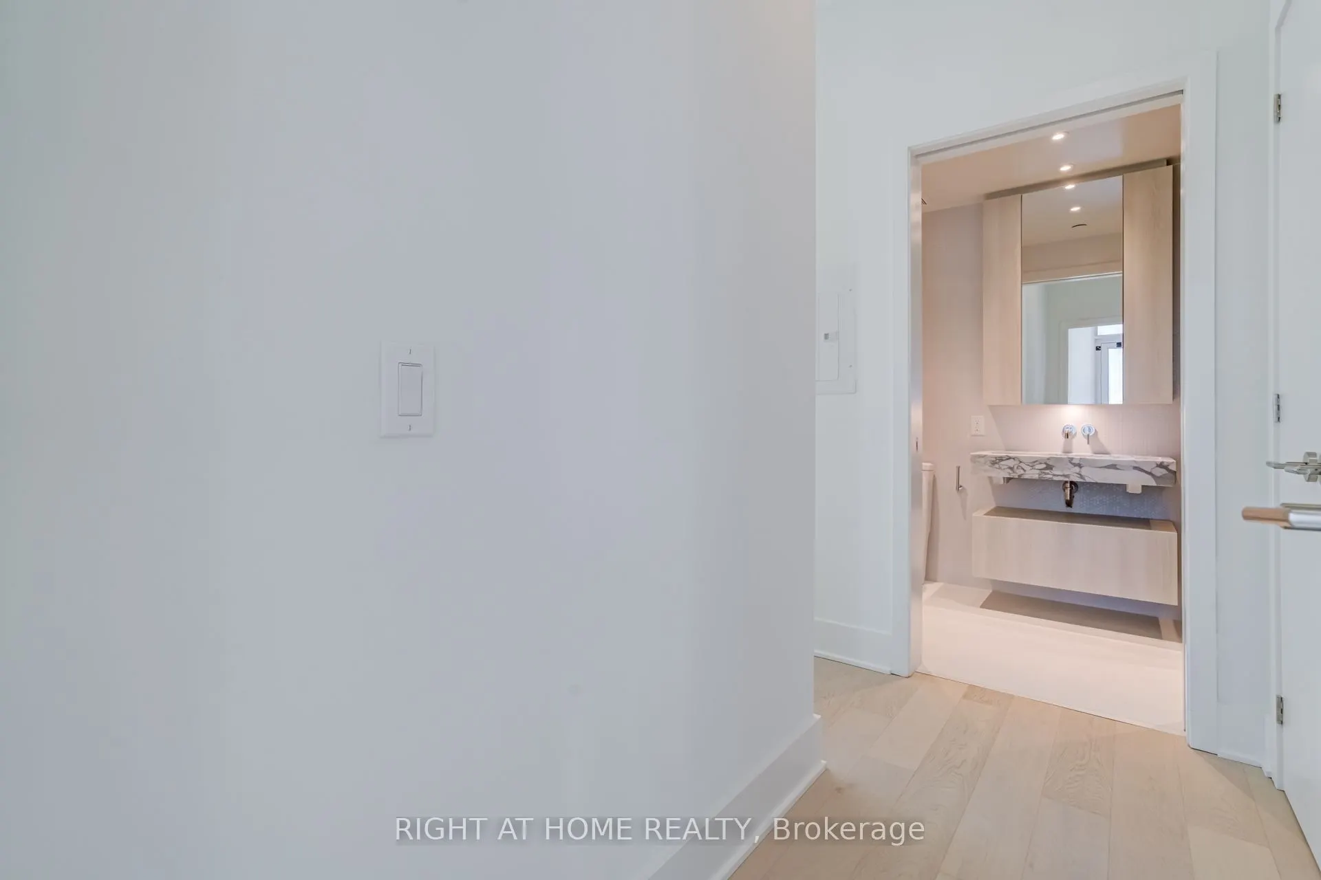 11 Yorkville Avenue, #2906