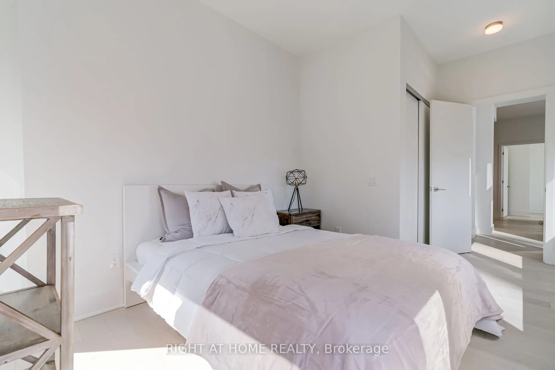 11 Yorkville Avenue, #2906