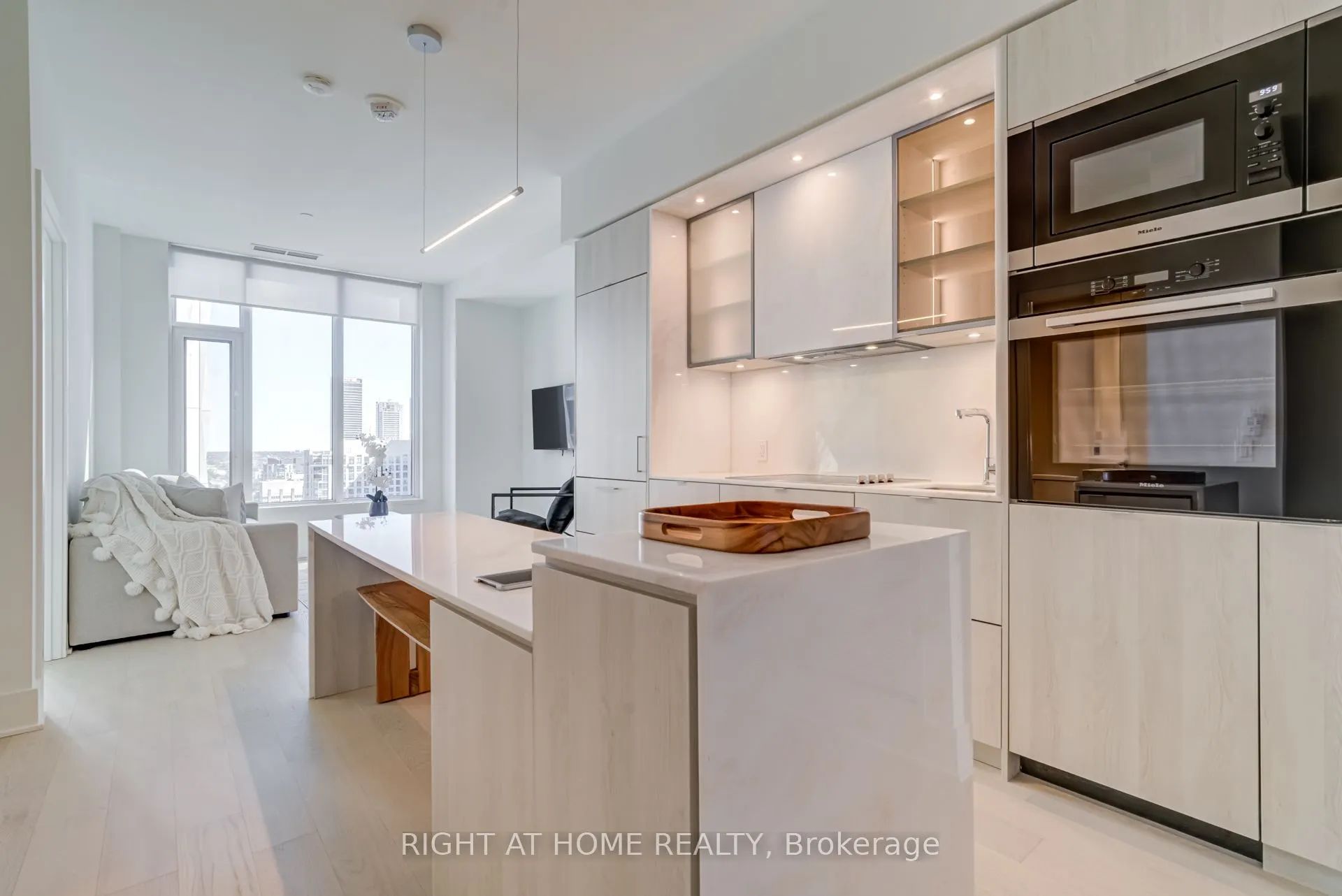 11 Yorkville Avenue, #2906