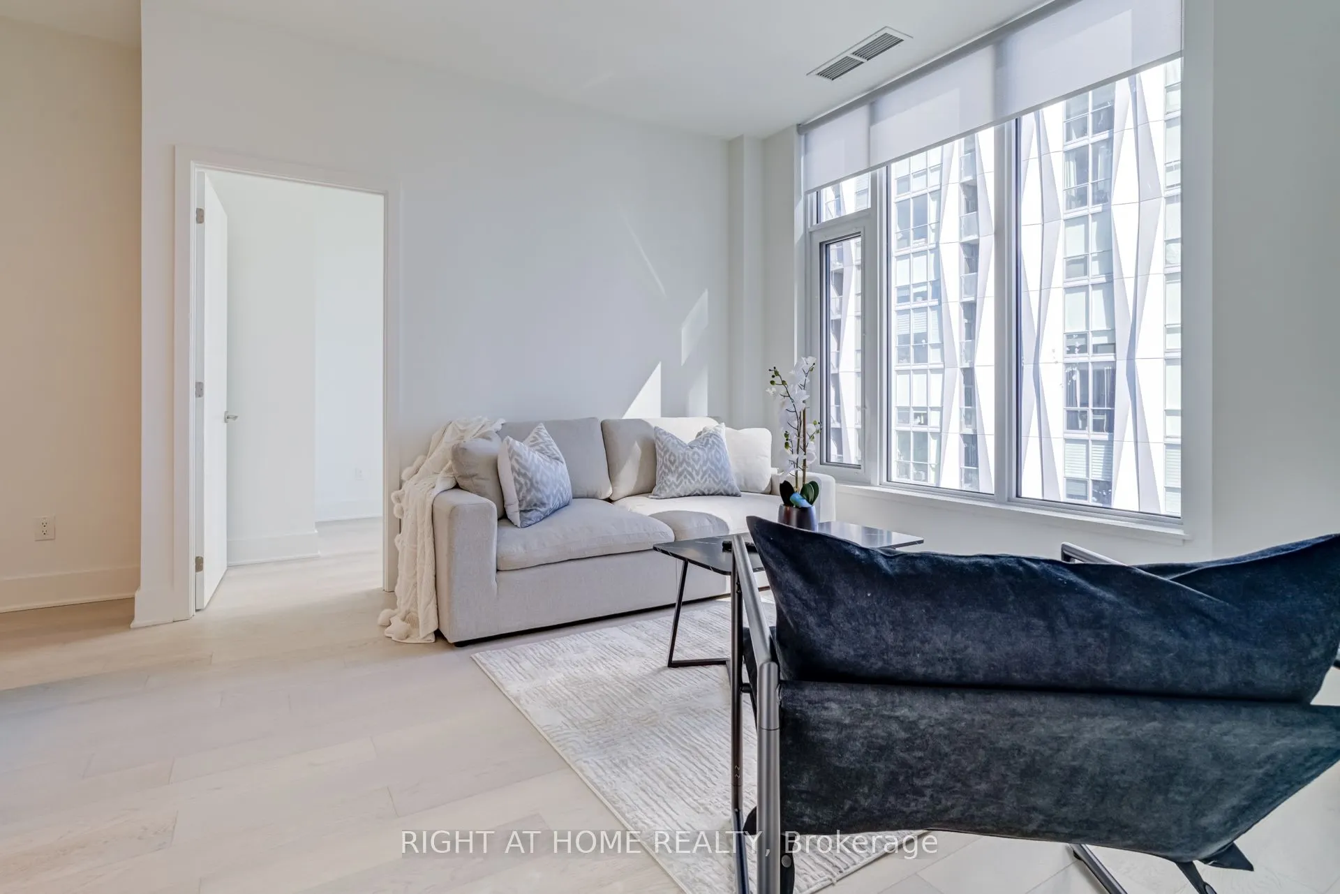 11 Yorkville Avenue, #2906