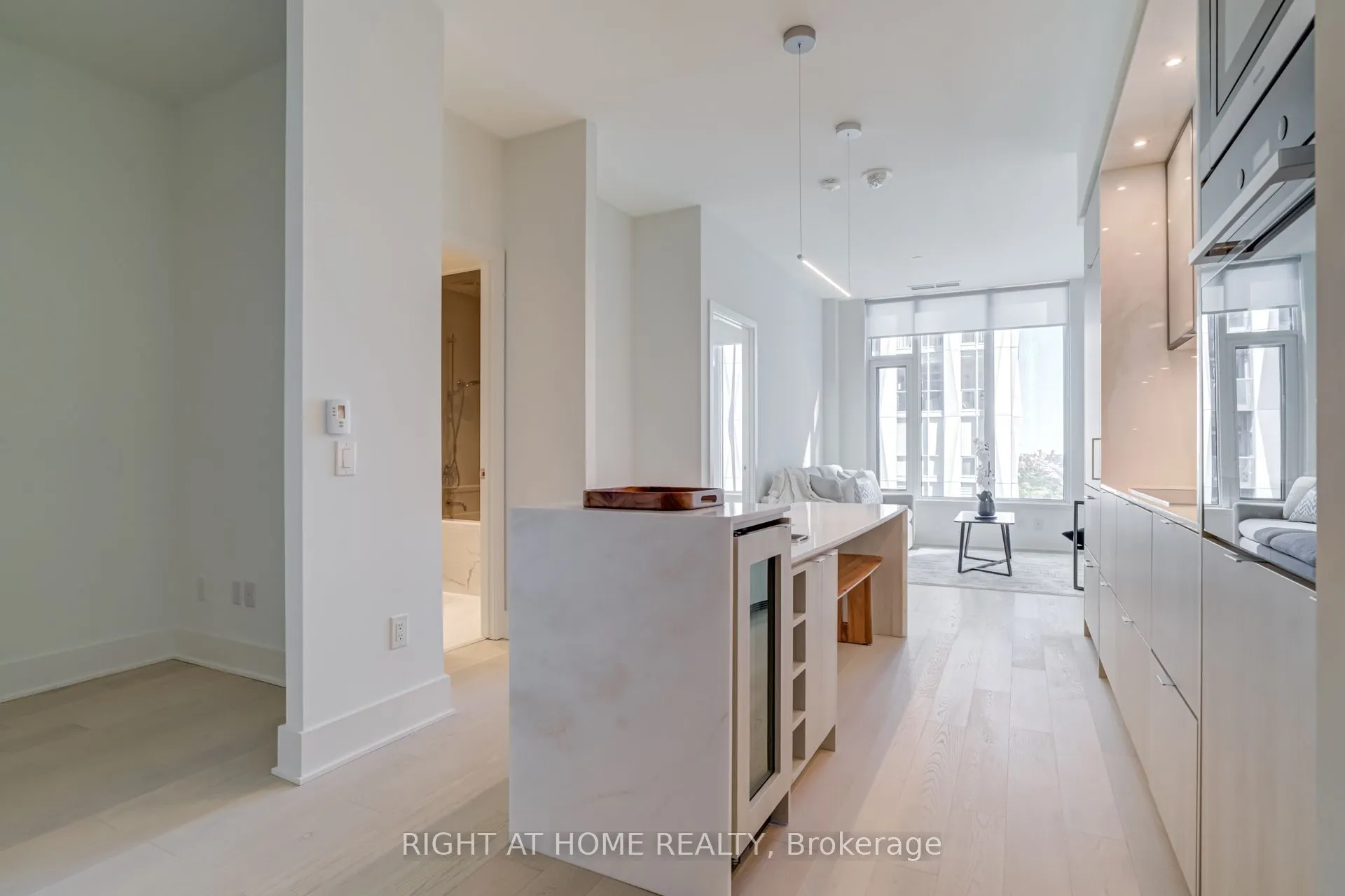11 Yorkville Avenue, #2906