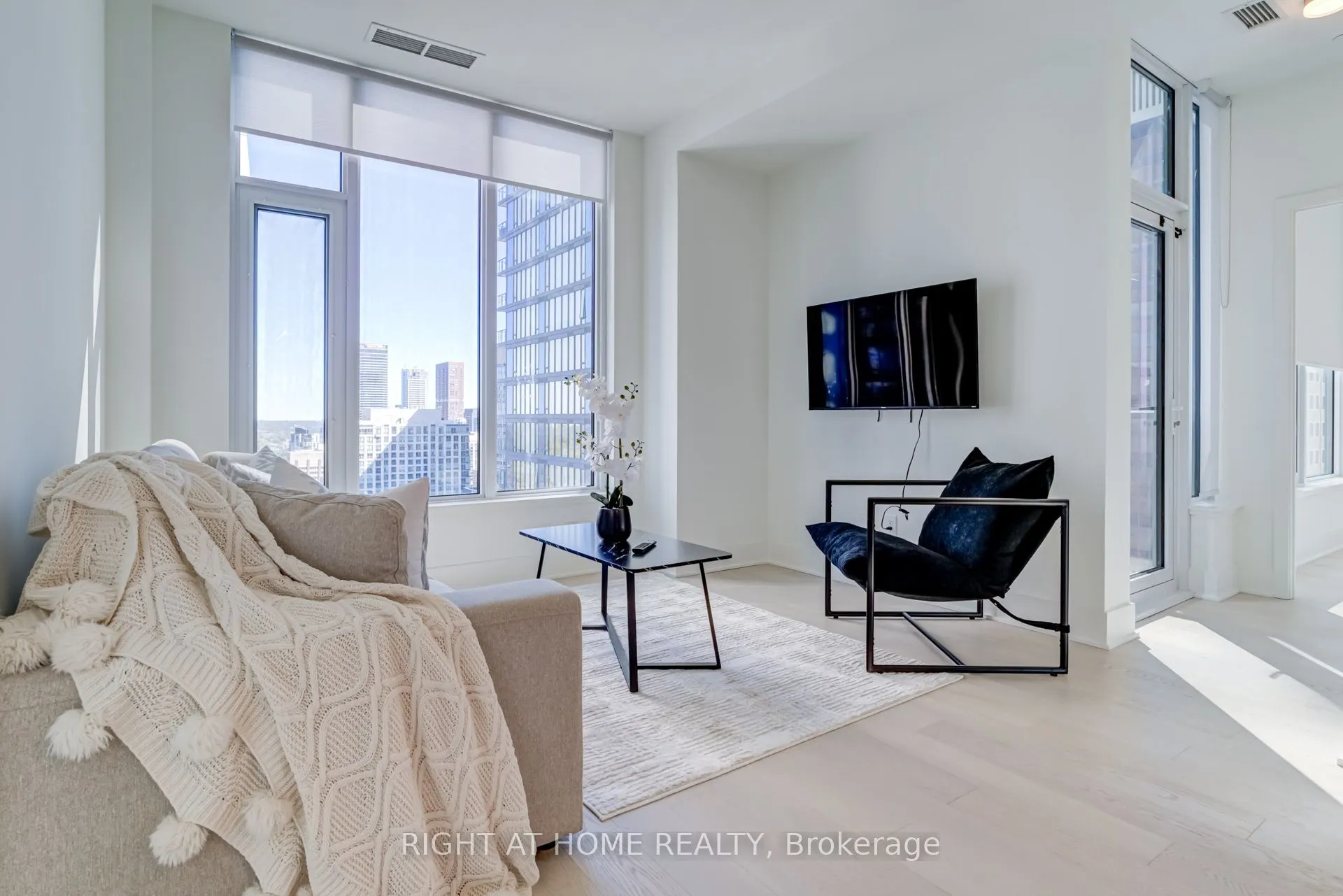 11 Yorkville Avenue, #2906
