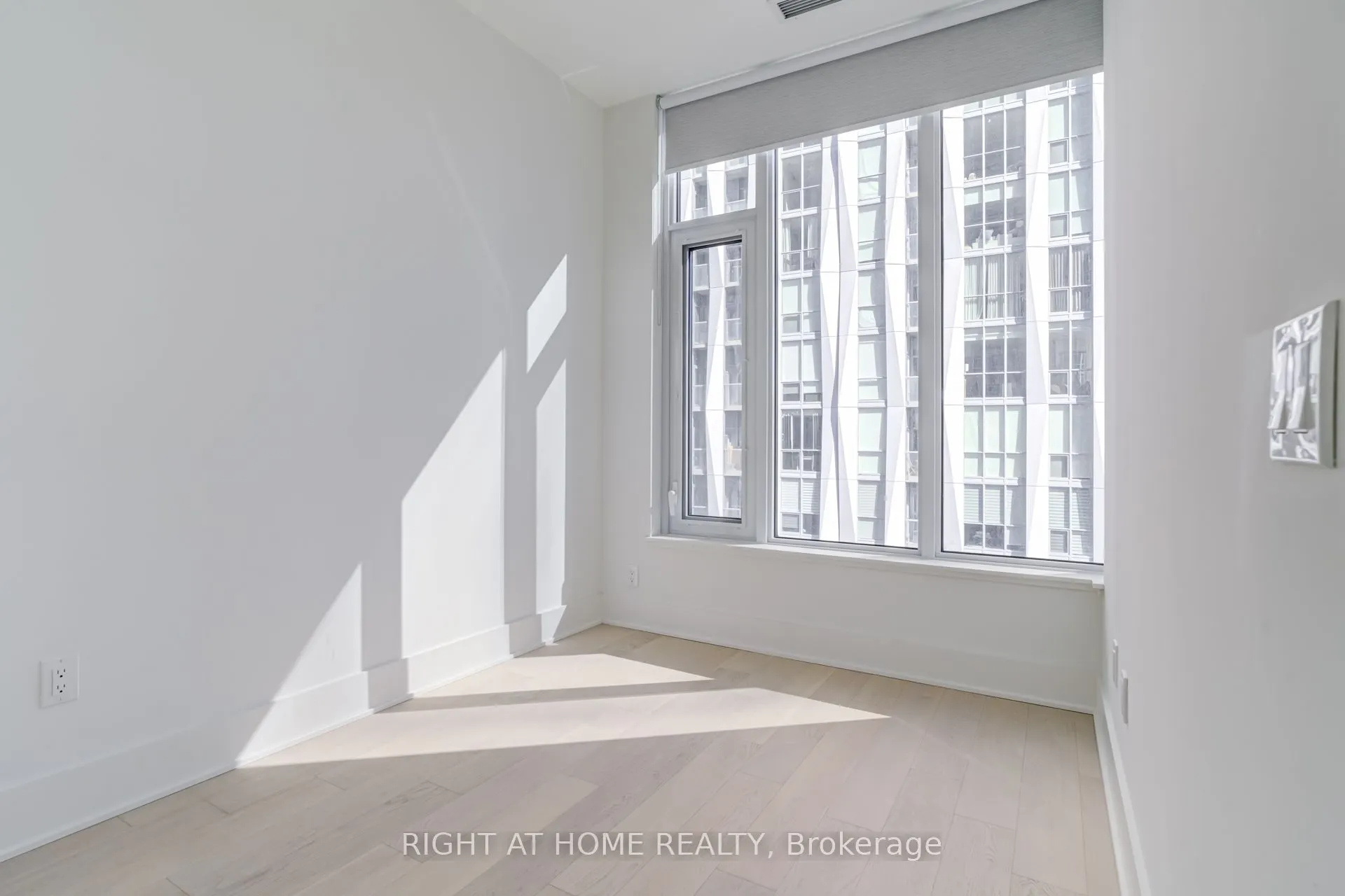 11 Yorkville Avenue, #2906