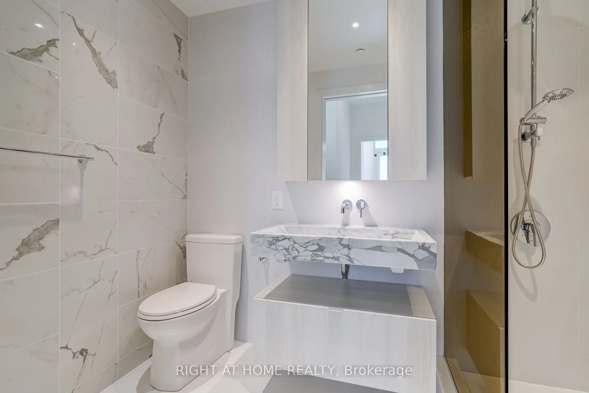 11 Yorkville Avenue, #2906