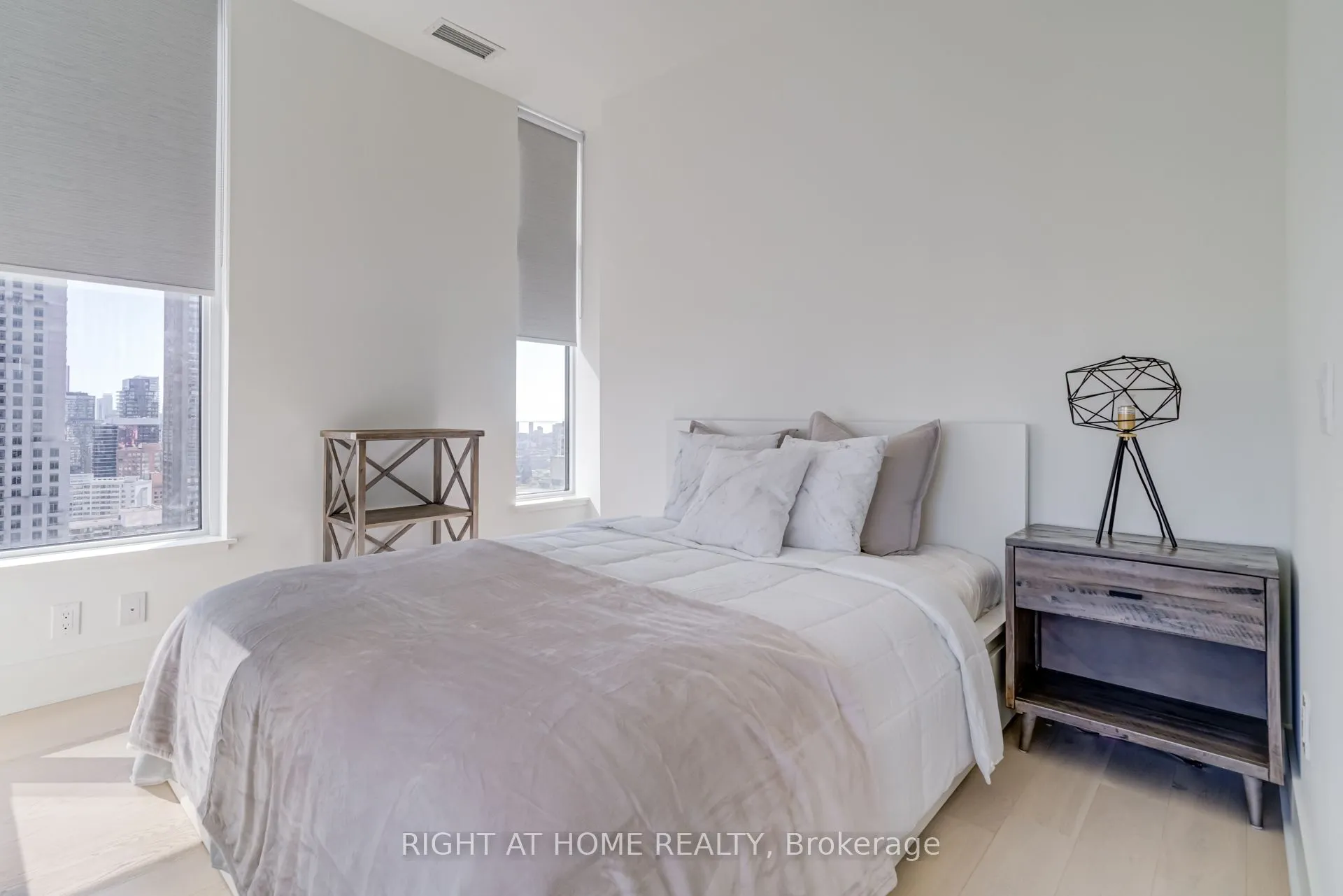 11 Yorkville Avenue, #2906