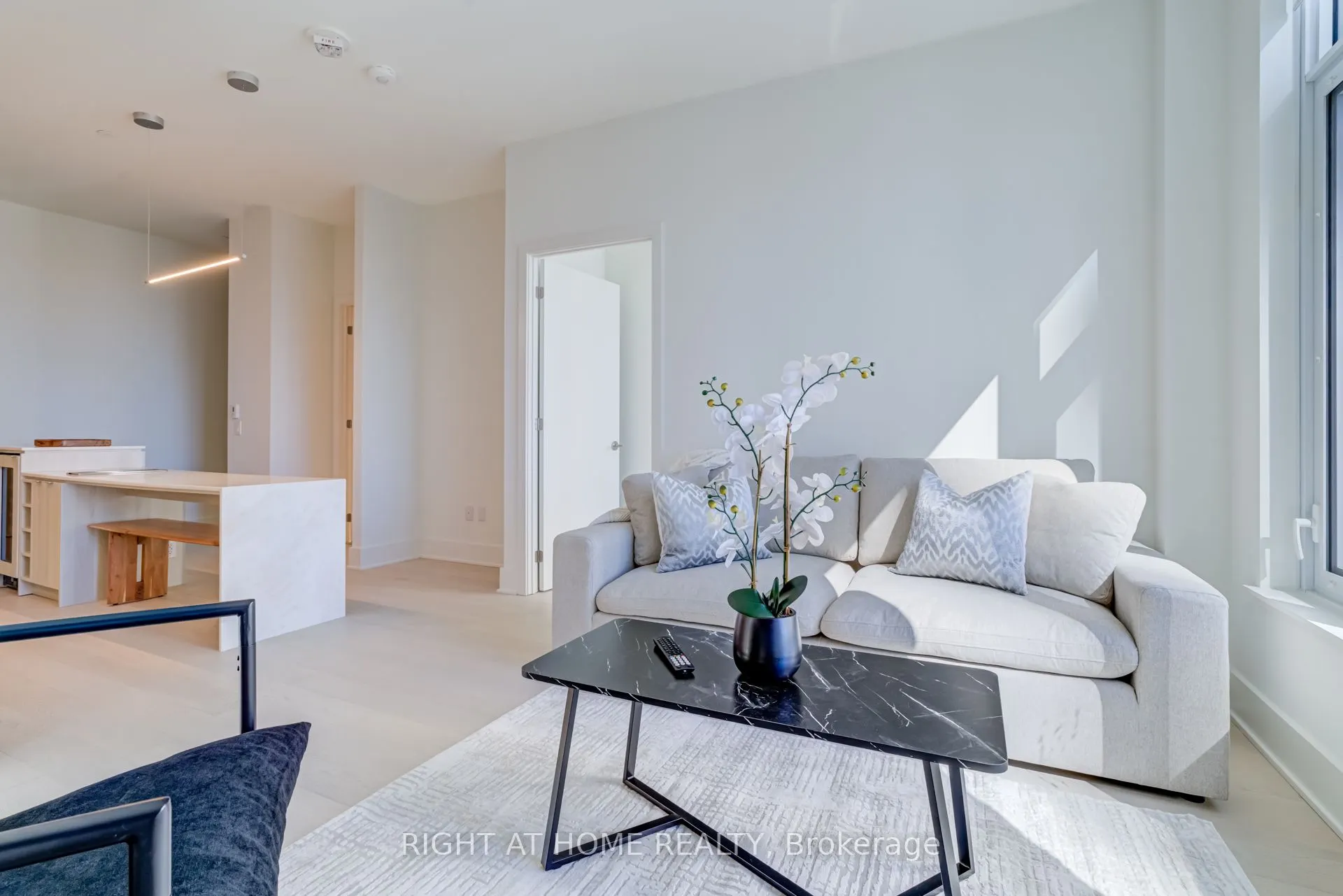 11 Yorkville Avenue, #2906