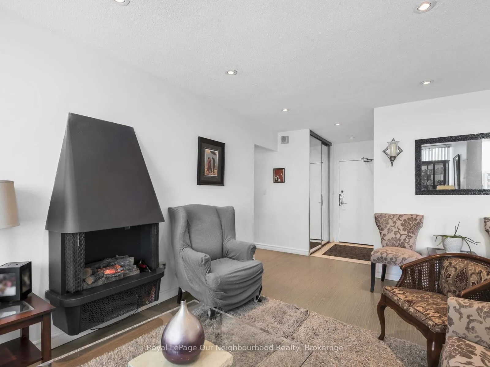 60 Pavane Linkway, #2012