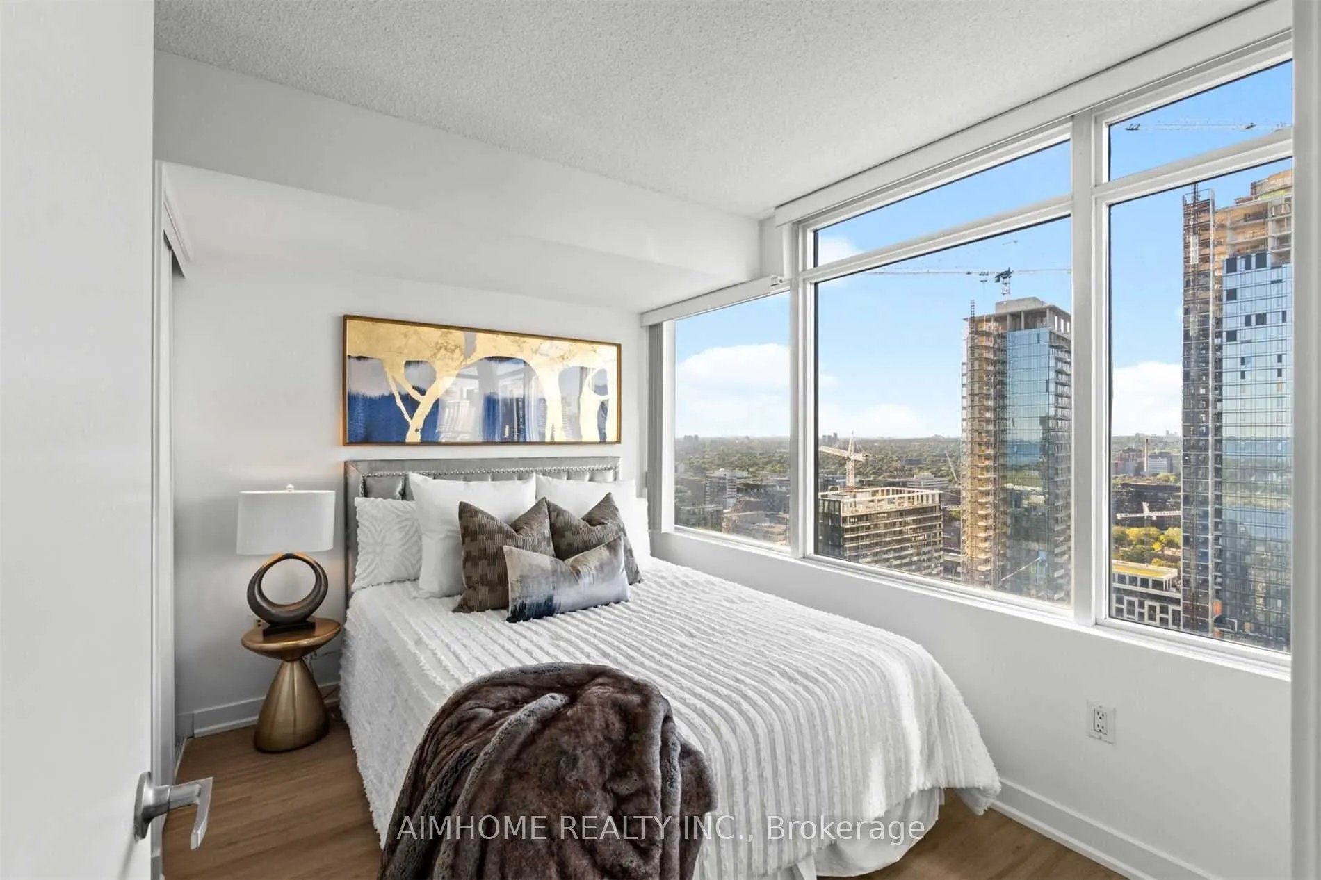 25 Telegram Mews, #4511