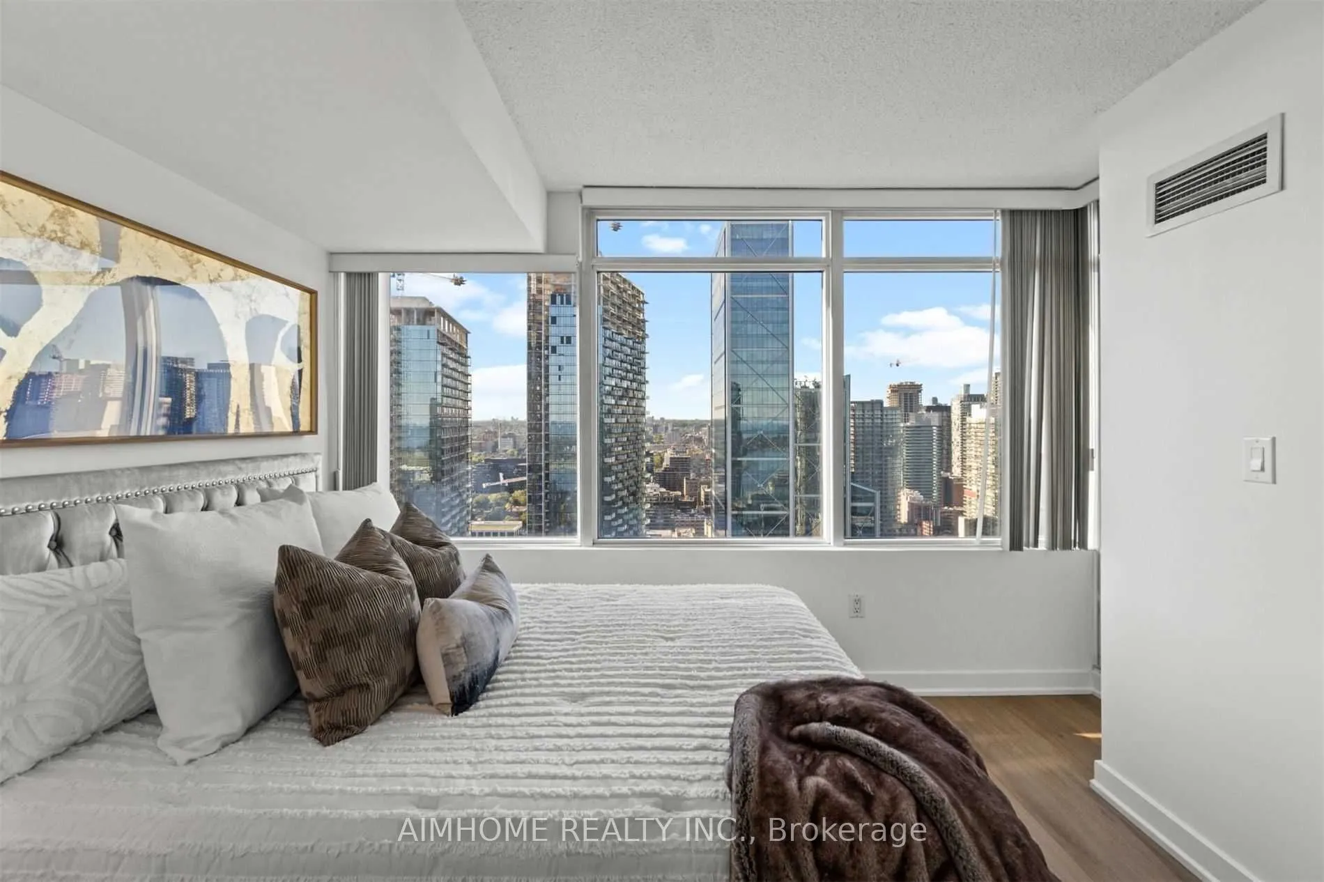 25 Telegram Mews, #4511