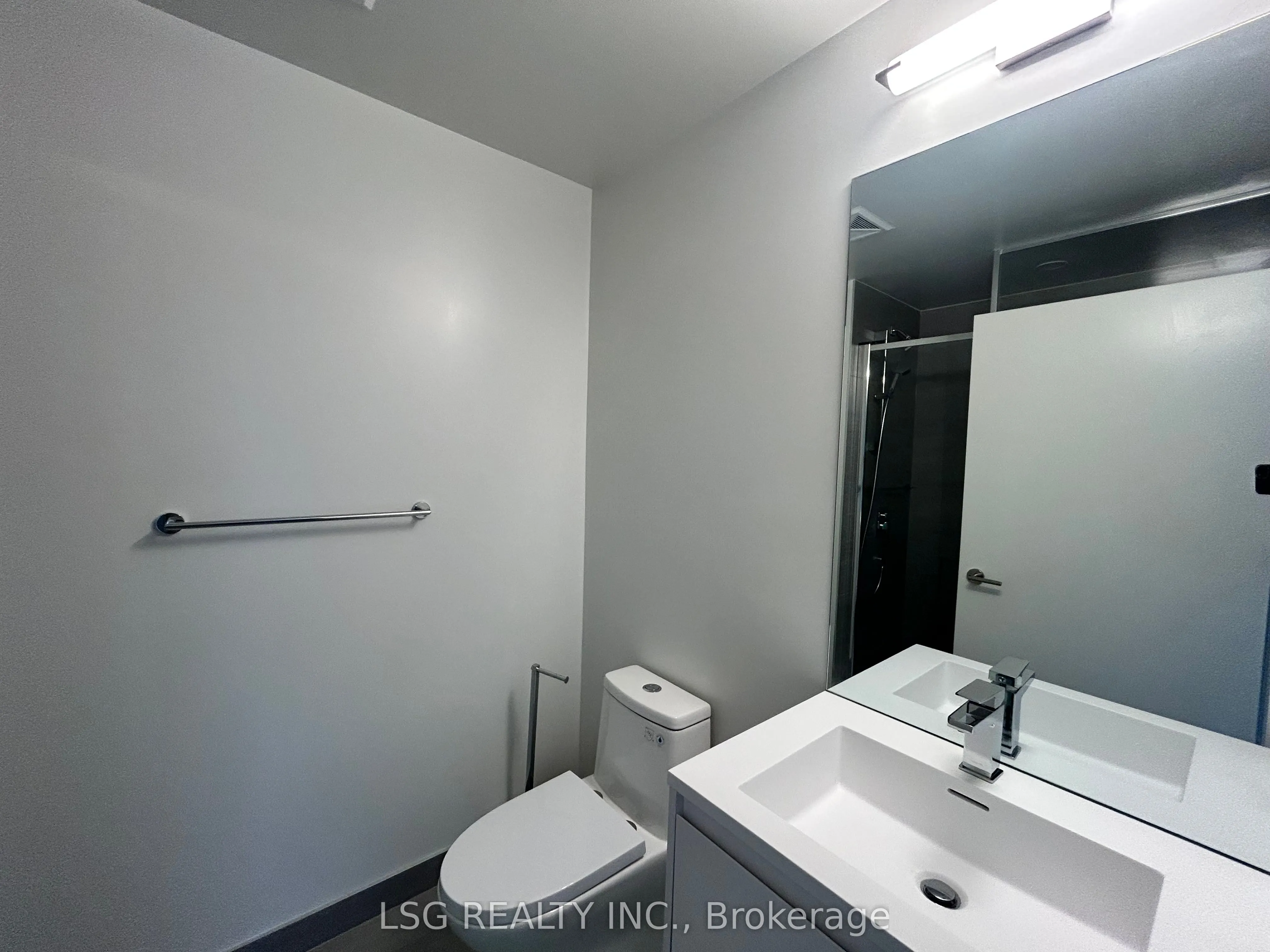 1 kyle lowry Road, #208