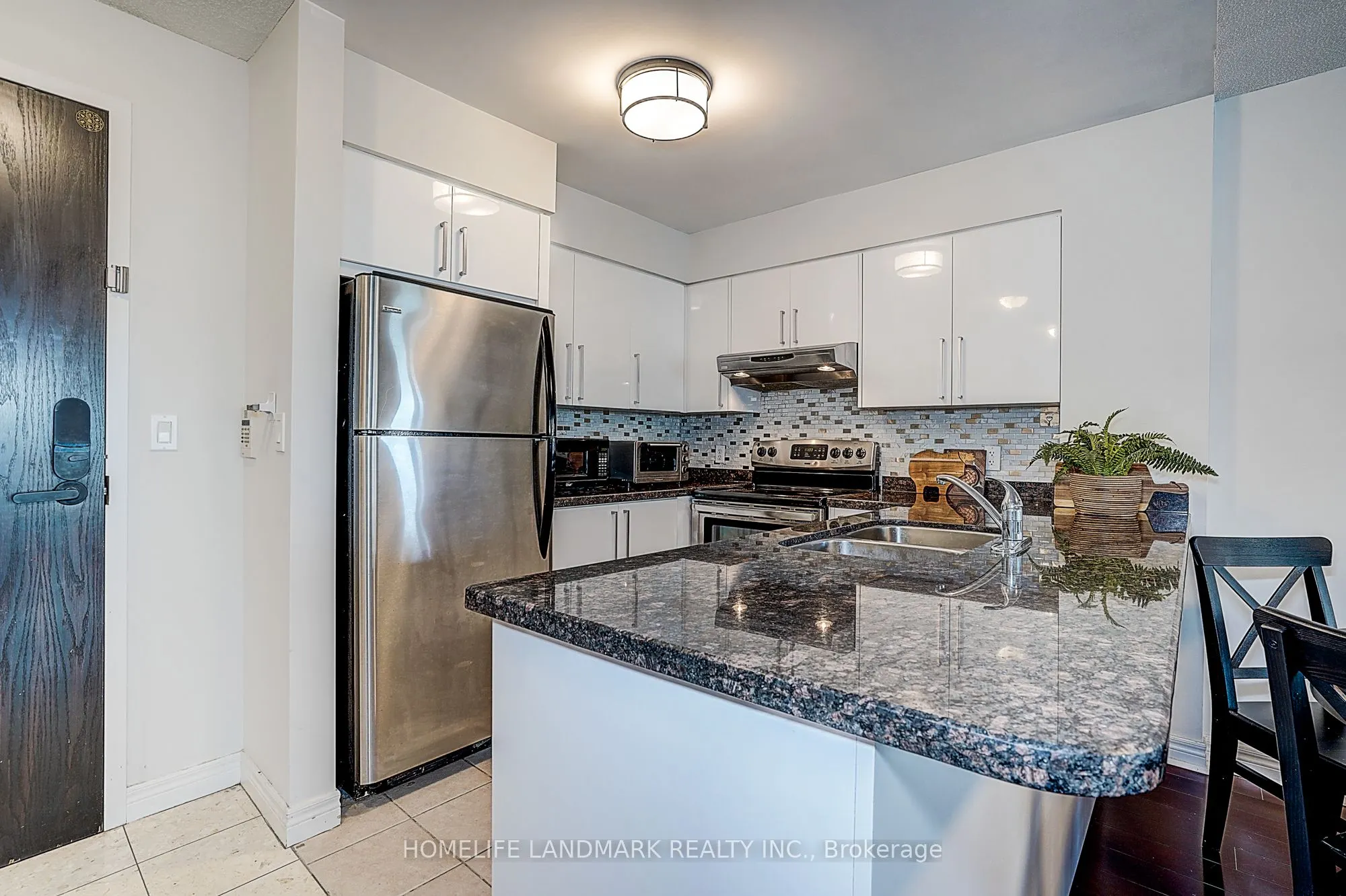 23 Hollywood Avenue, #1107