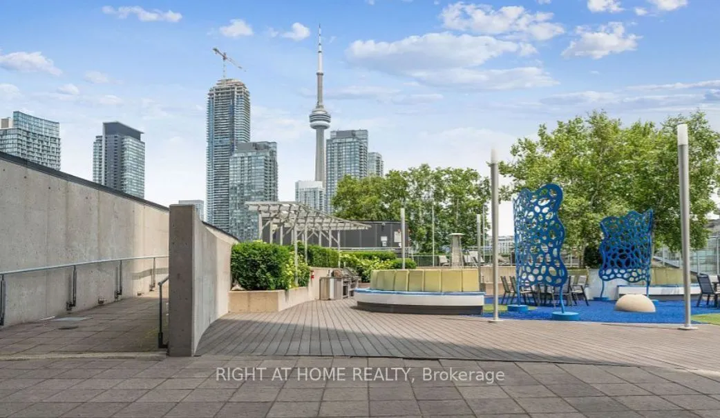 38 Dan Leckie Way, #2509