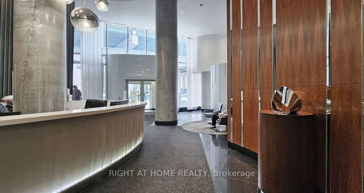 38 Dan Leckie Way, #2509