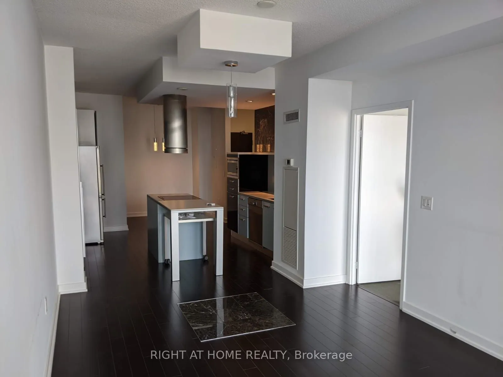 38 Dan Leckie Way, #2509