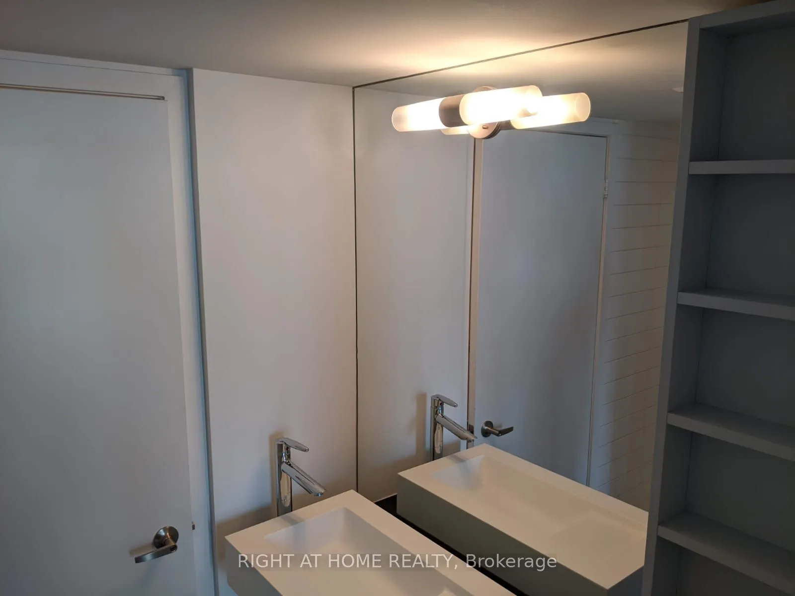 38 Dan Leckie Way, #2509