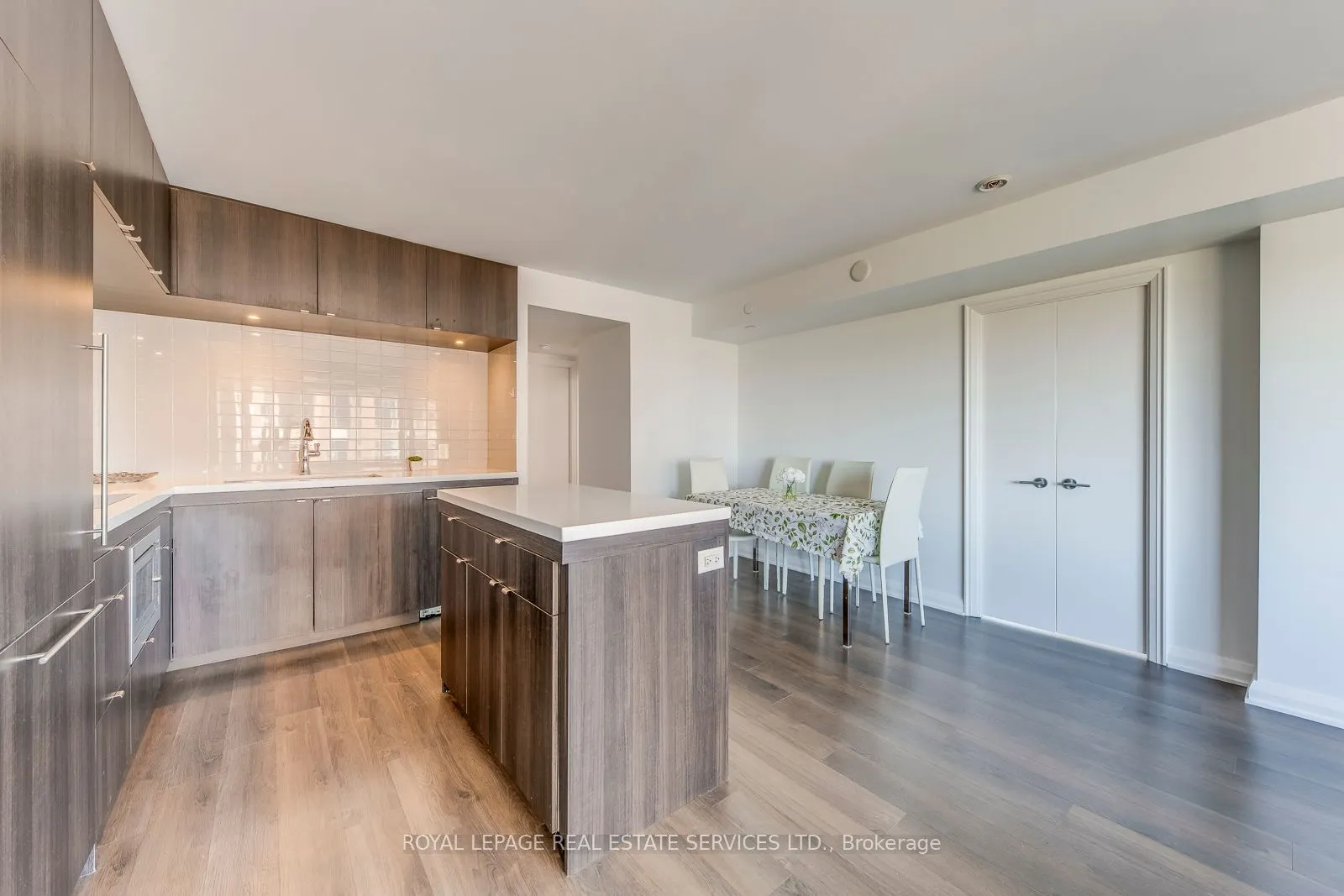 155 Yorkville Avenue, #2213