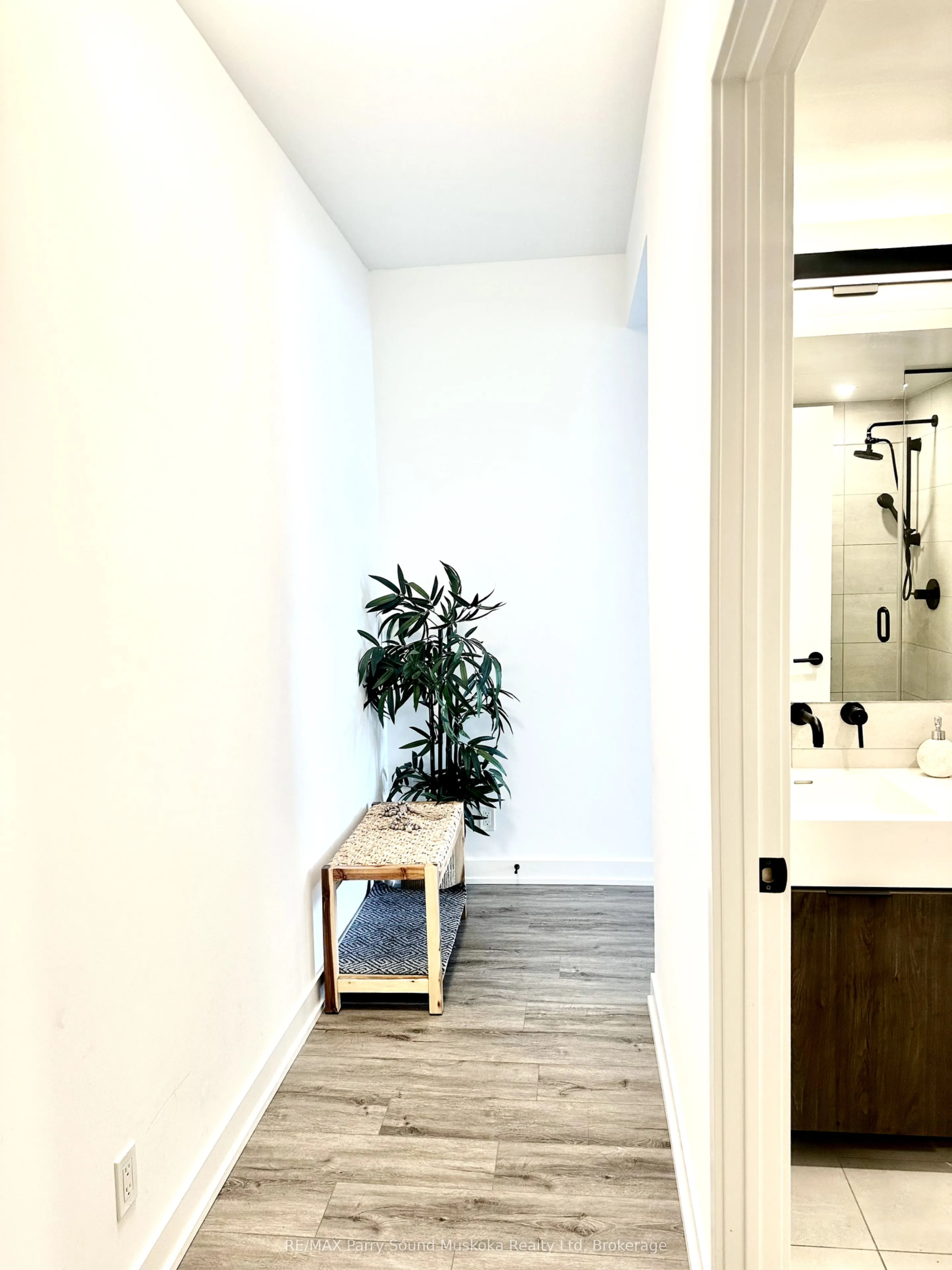 108 Peter Street, #5