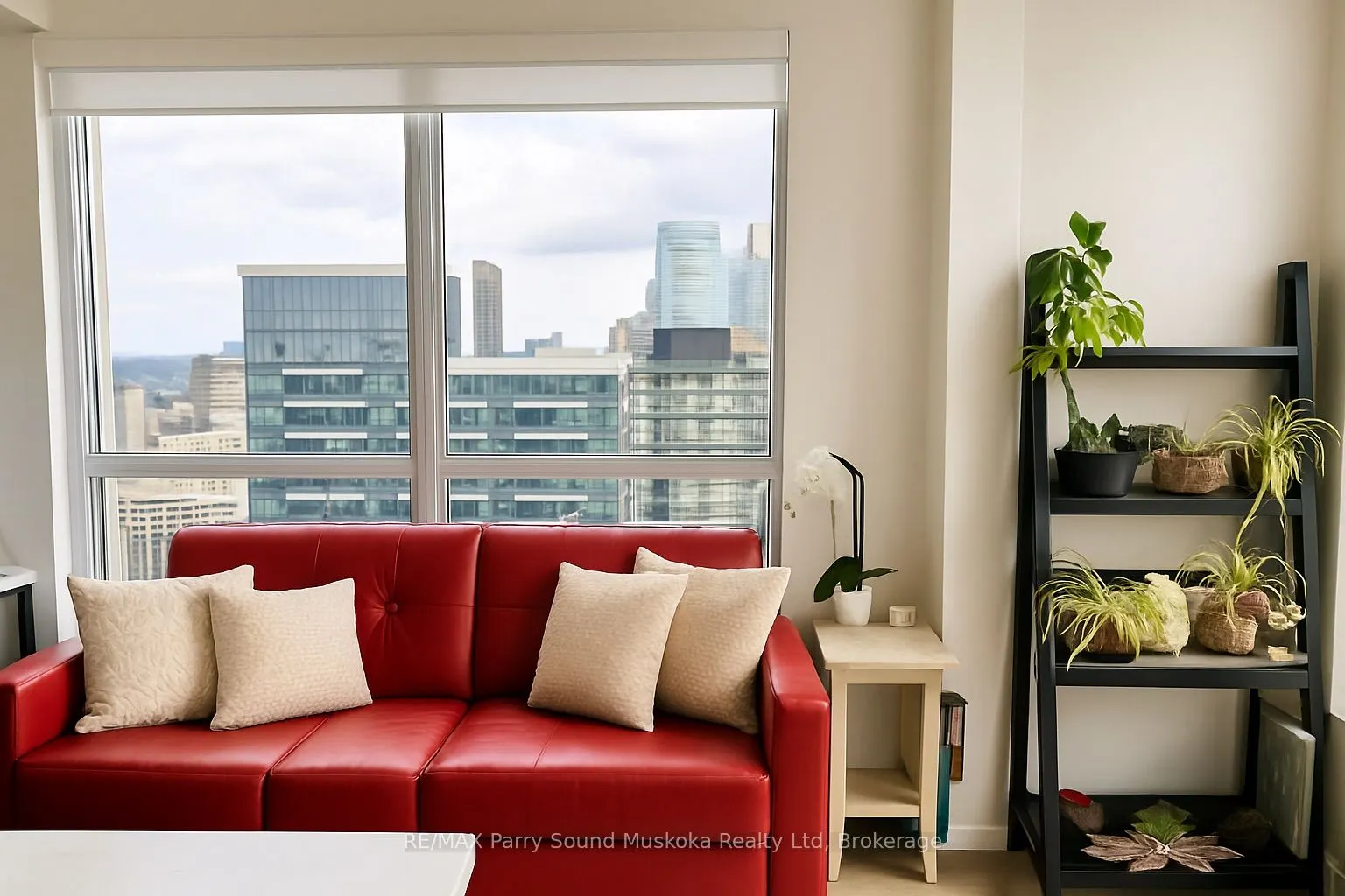 108 Peter Street, #5