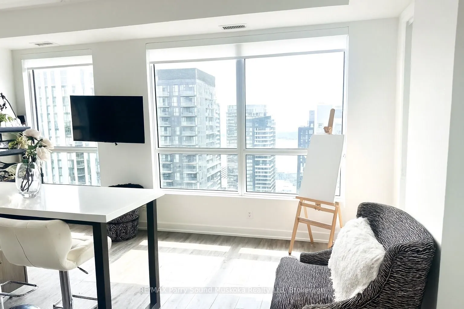 108 Peter Street, #5