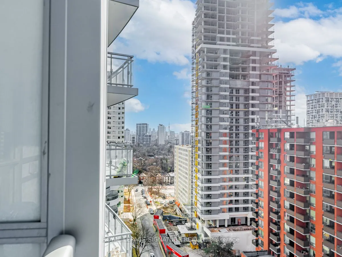 89 Dunfield Avenue, #1301