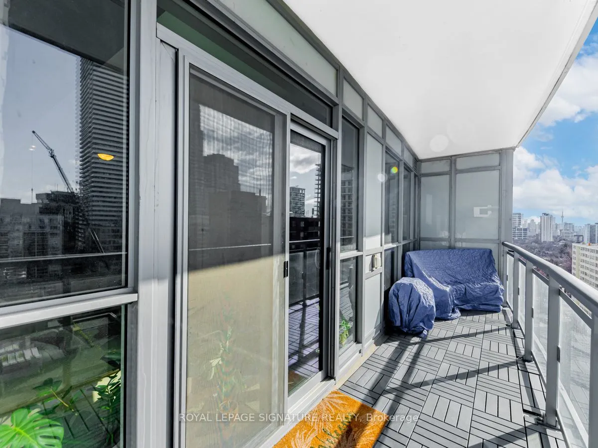 89 Dunfield Avenue, #1301