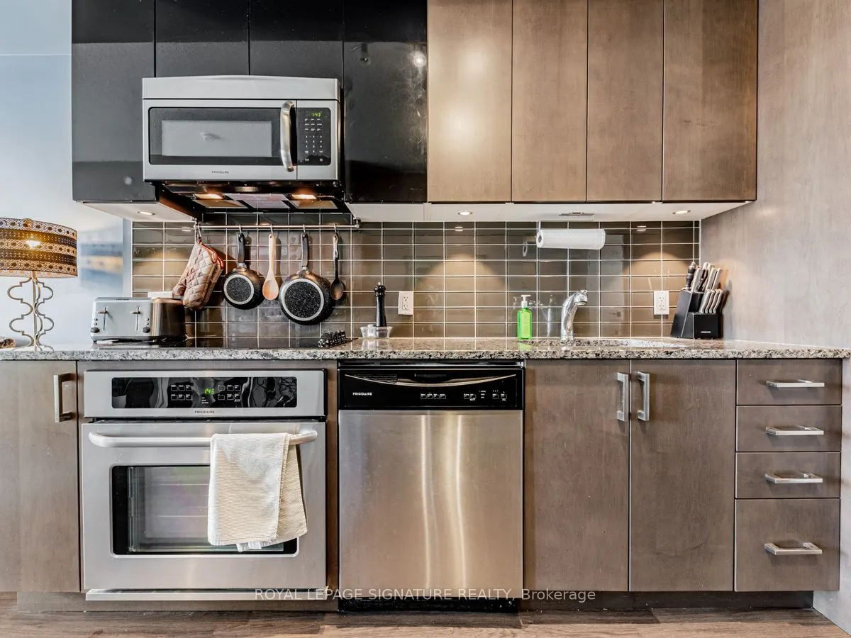 89 Dunfield Avenue, #1301