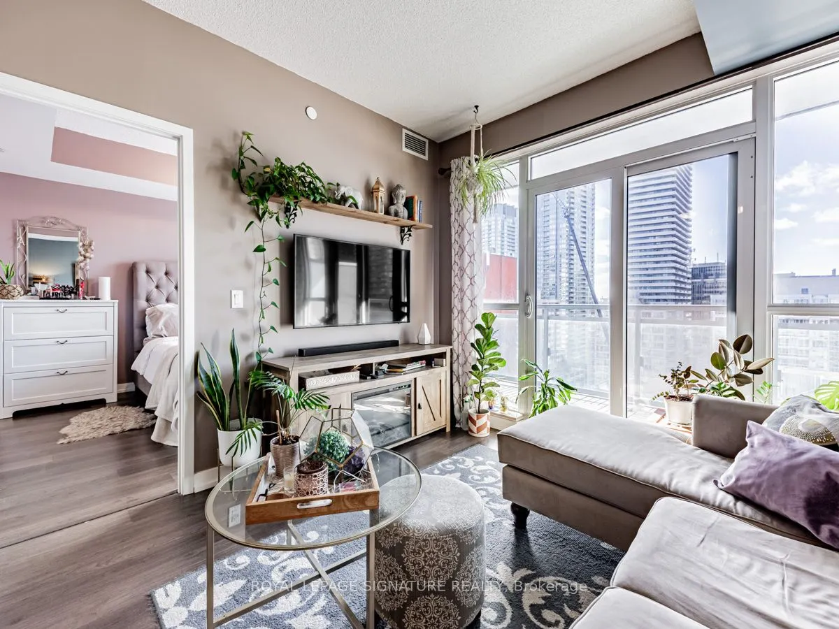 89 Dunfield Avenue, #1301