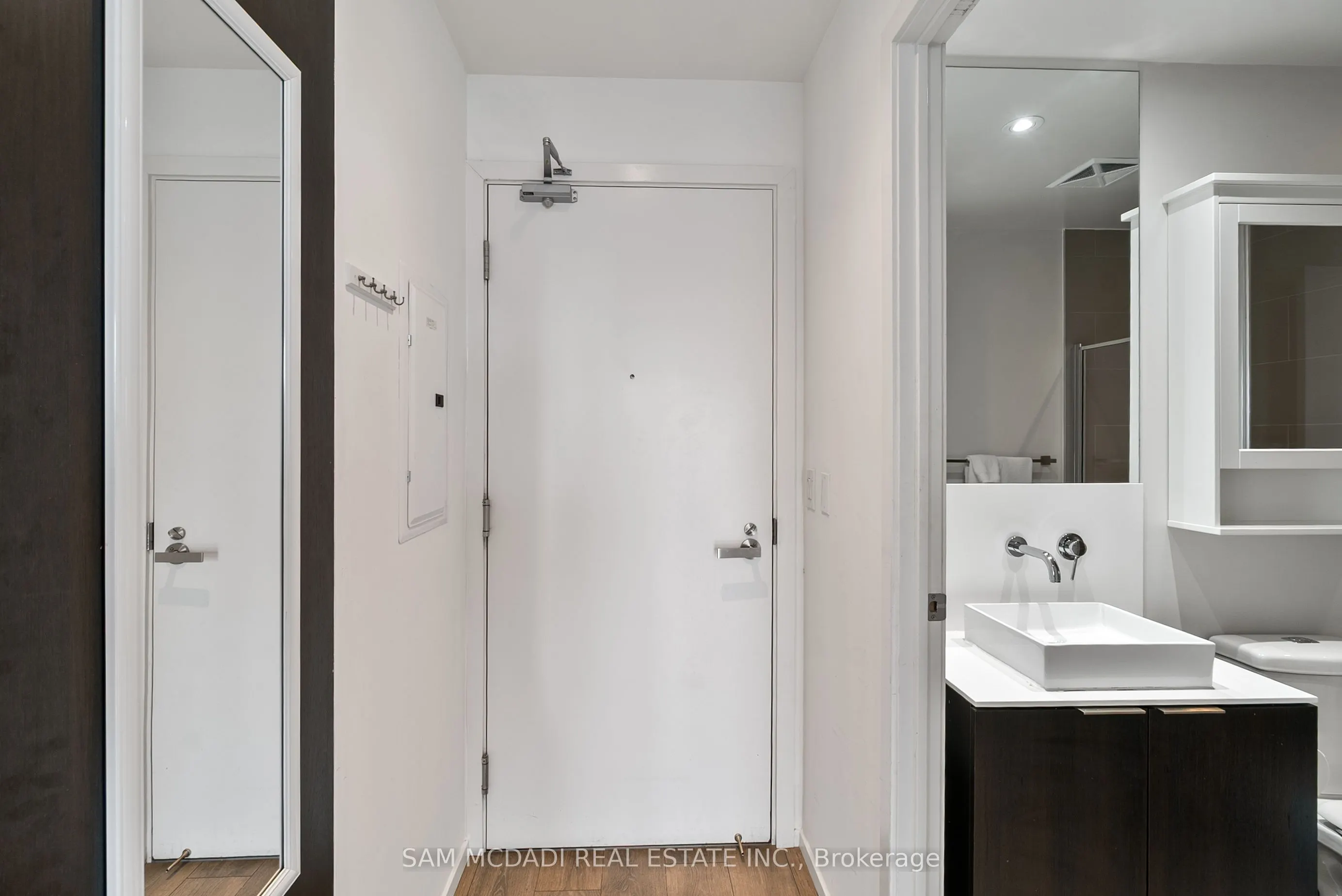 159 Dundas Street E, #1906