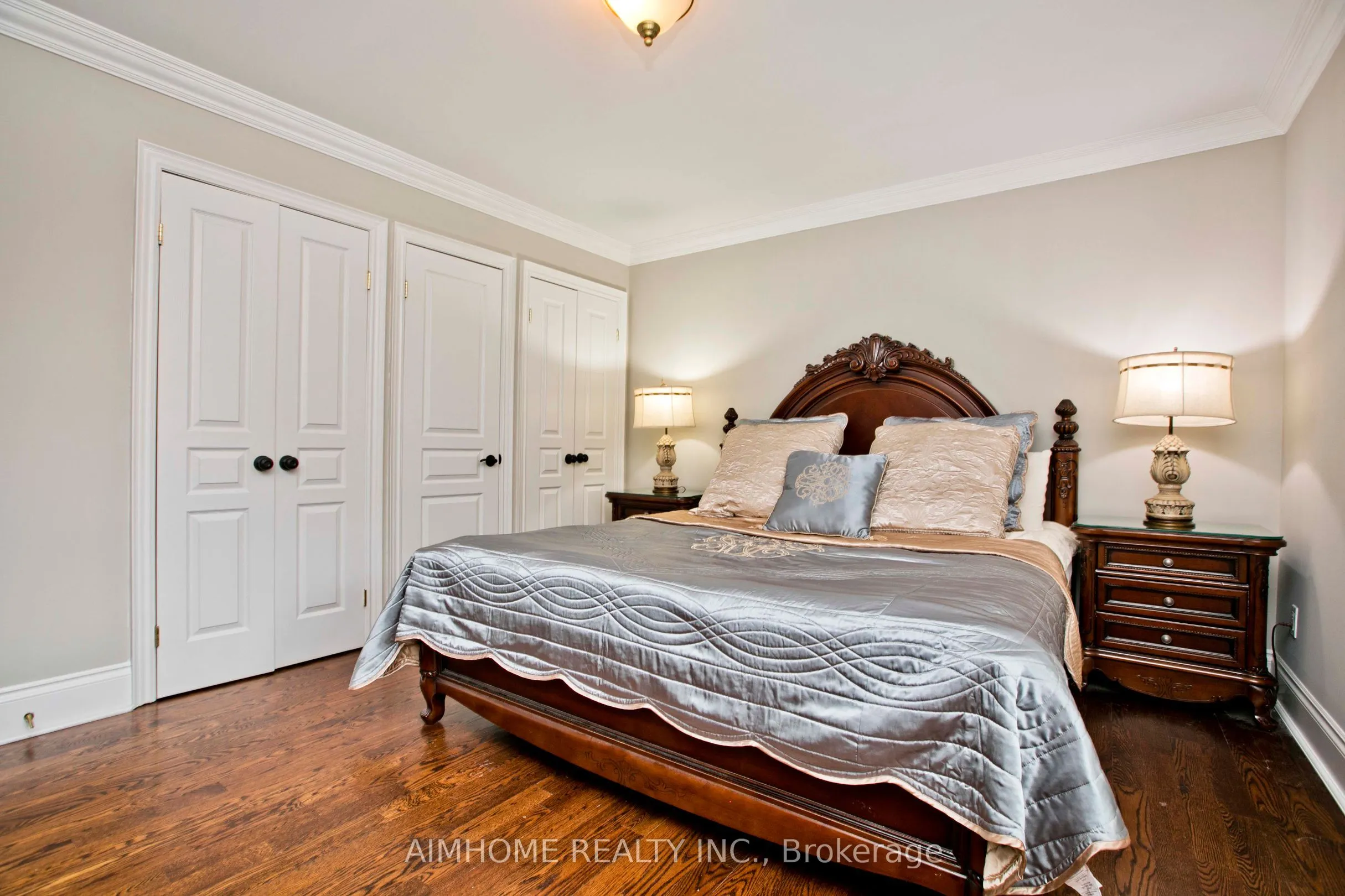 401 Longmore Street