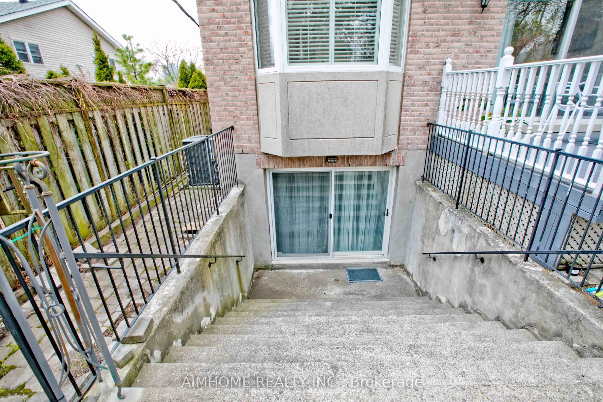 401 Longmore Street