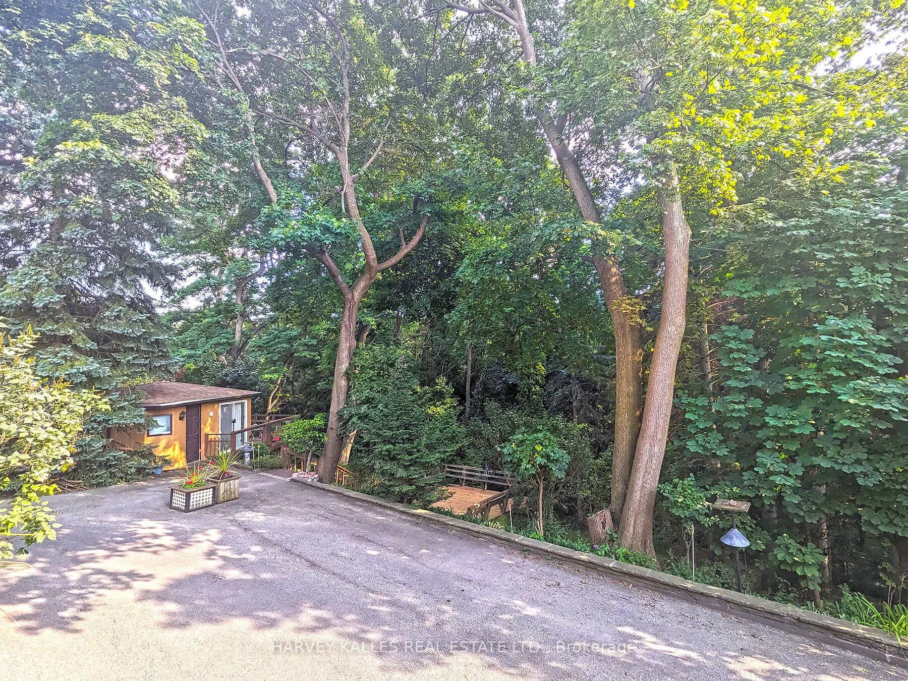 95 Chatsworth Drive, #Upper
