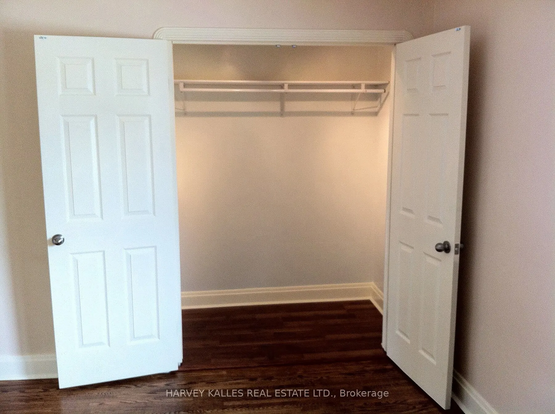 95 Chatsworth Drive, #Upper