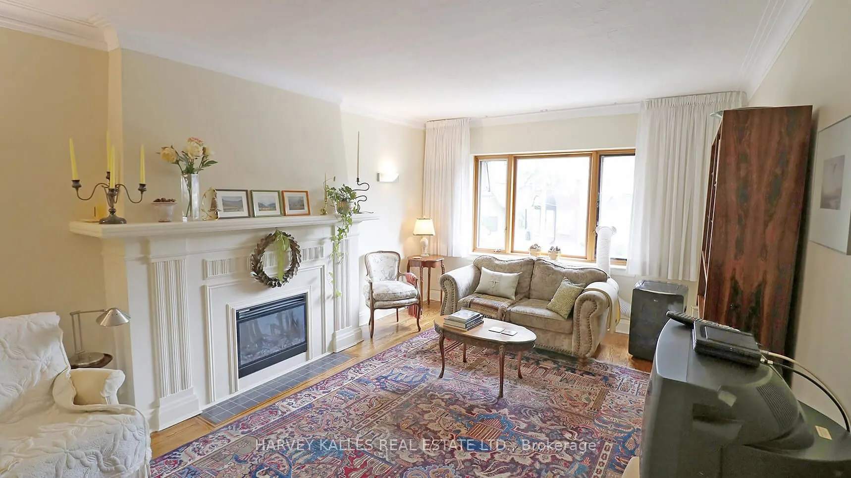 95 Chatsworth Drive, #Upper
