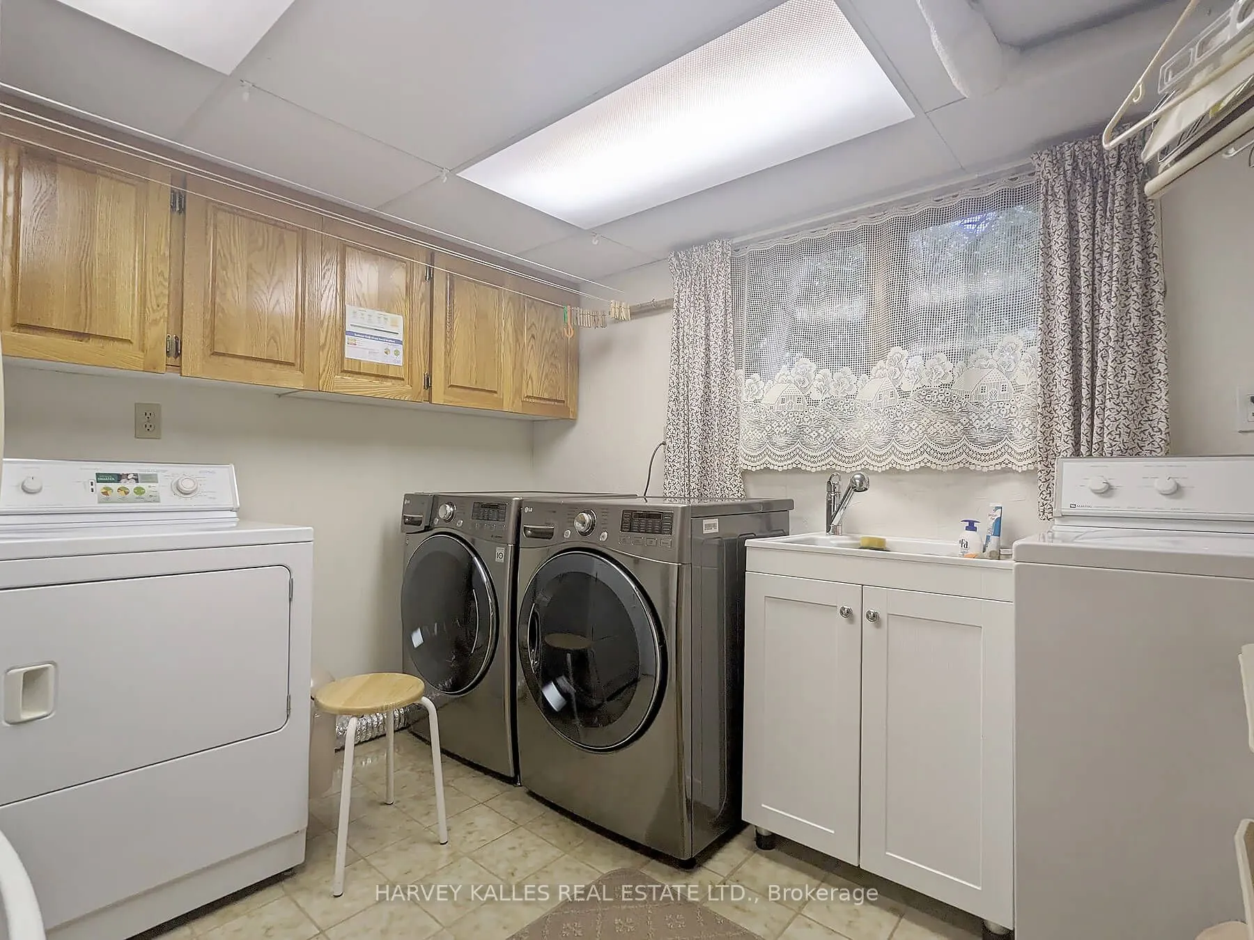 95 Chatsworth Drive, #Upper