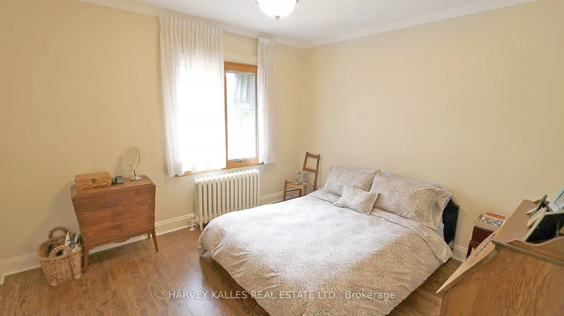 95 Chatsworth Drive, #Upper