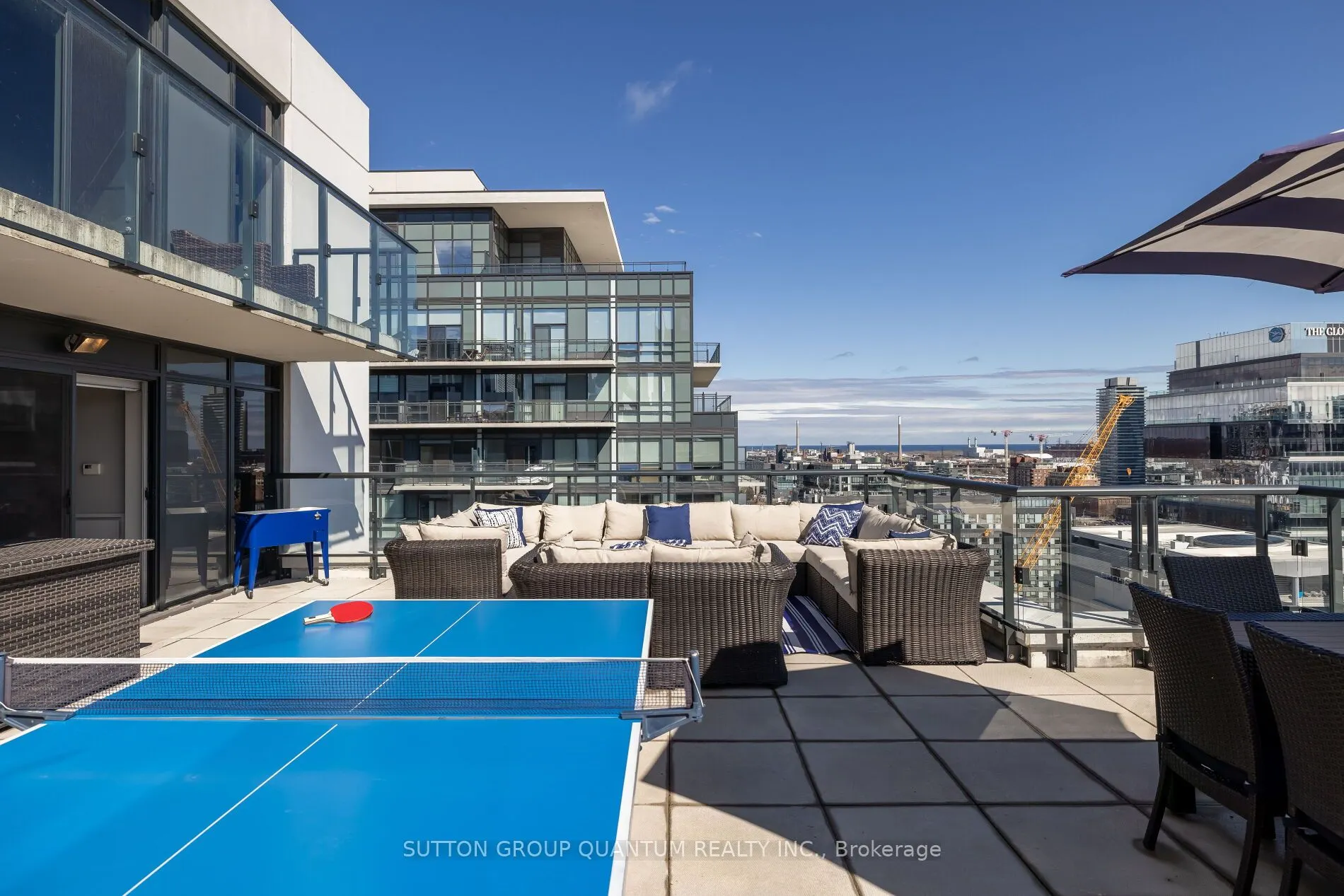 400 Adelaide Street E, #LPH 03