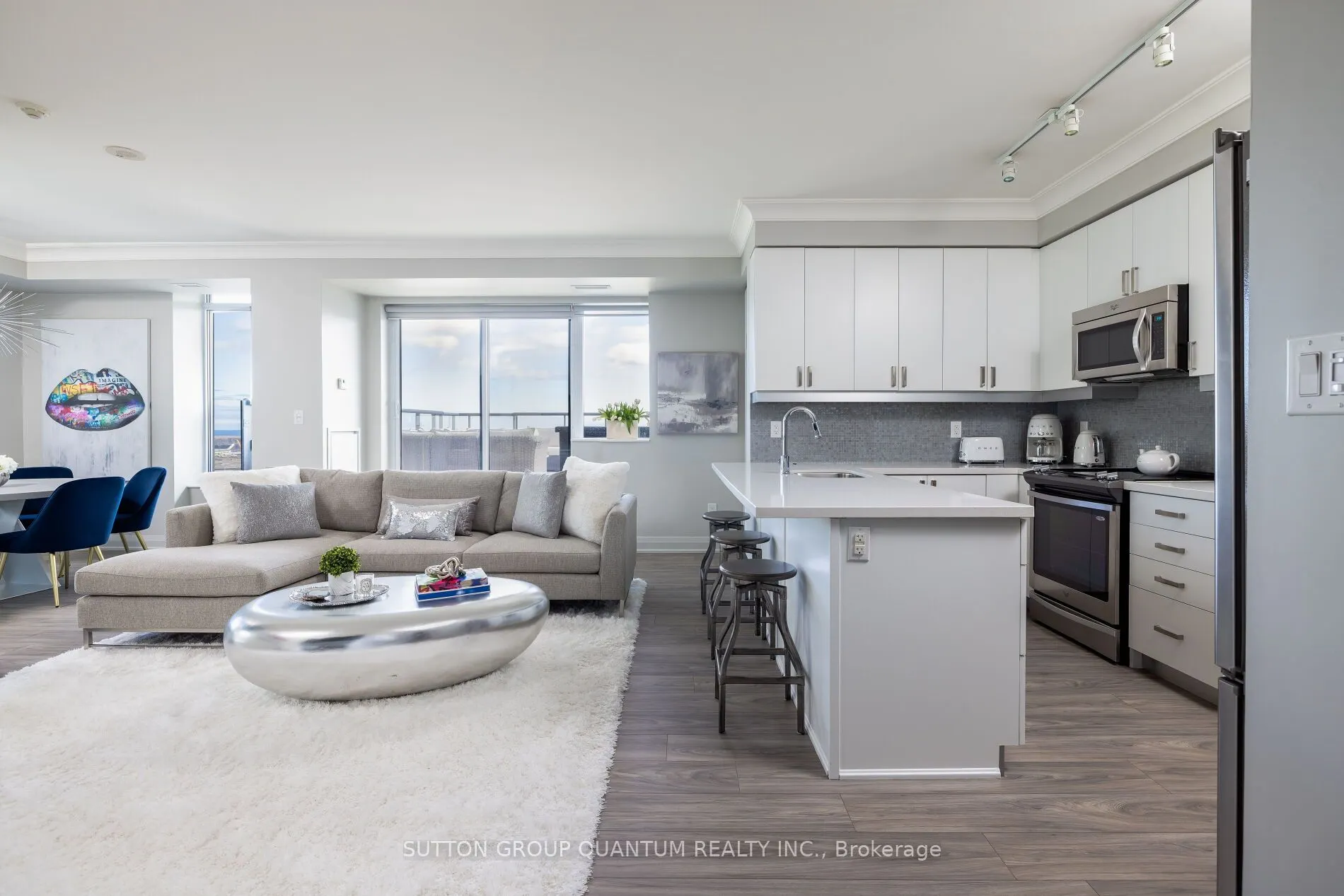 400 Adelaide Street E, #LPH 03