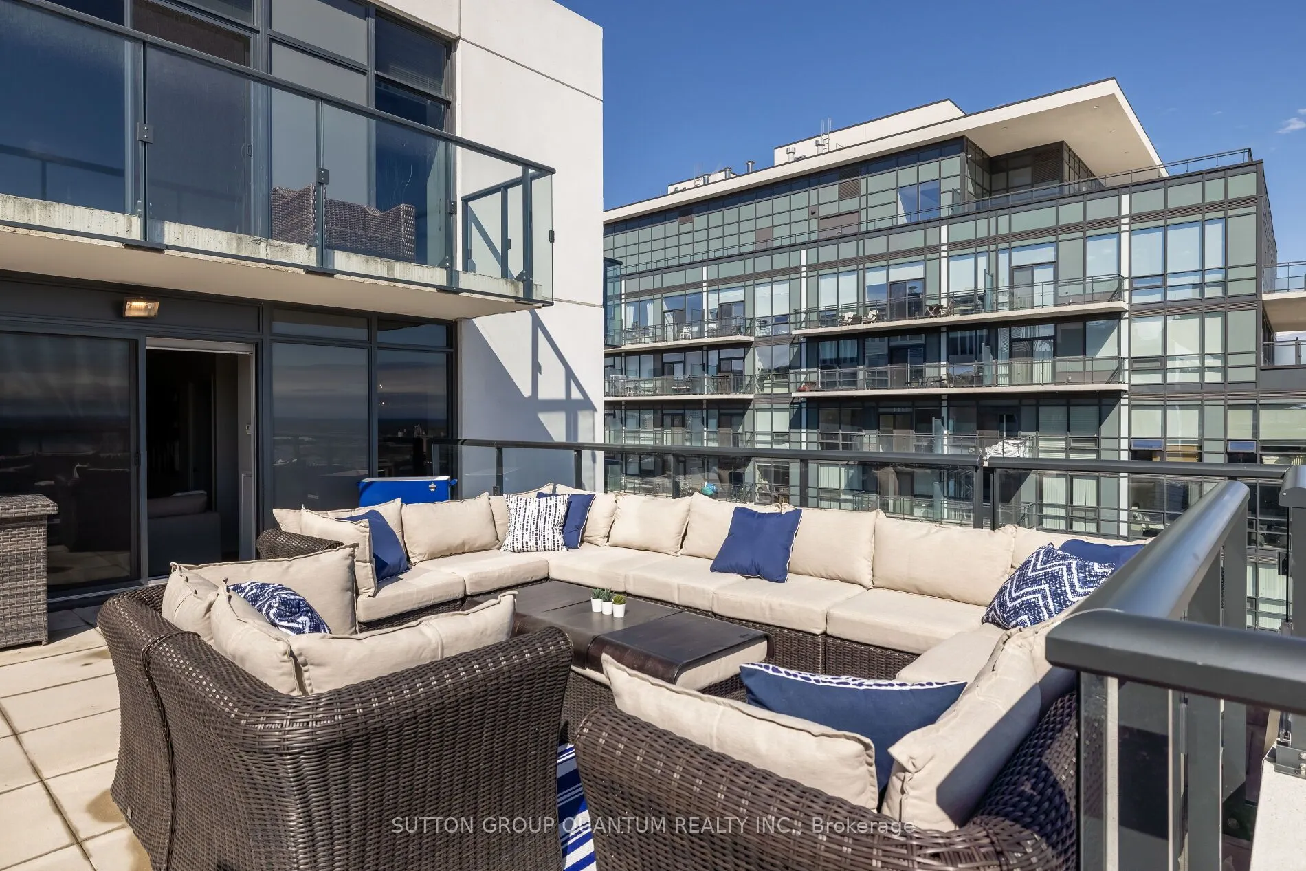 400 Adelaide Street E, #LPH 03
