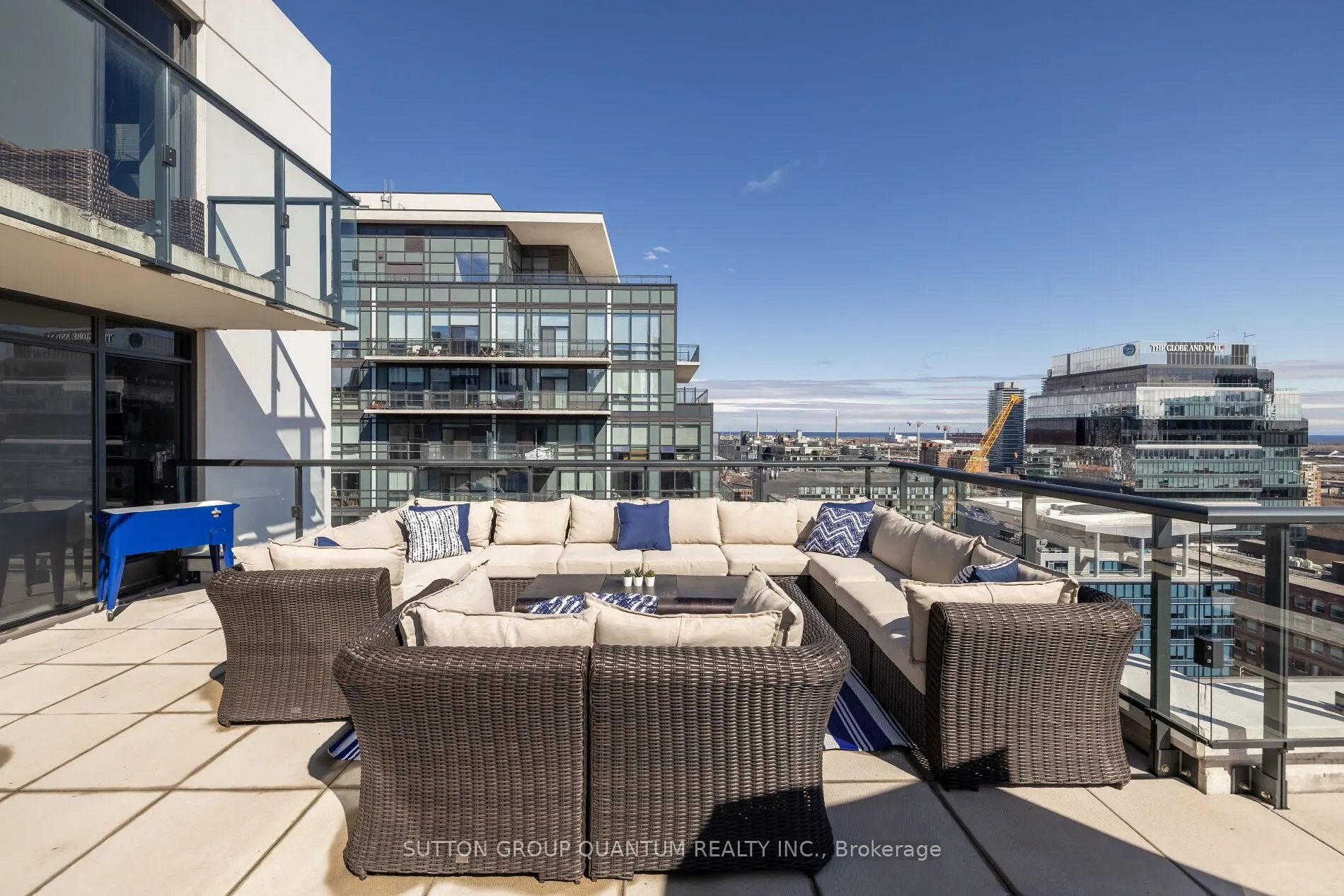 400 Adelaide Street E, #LPH 03
