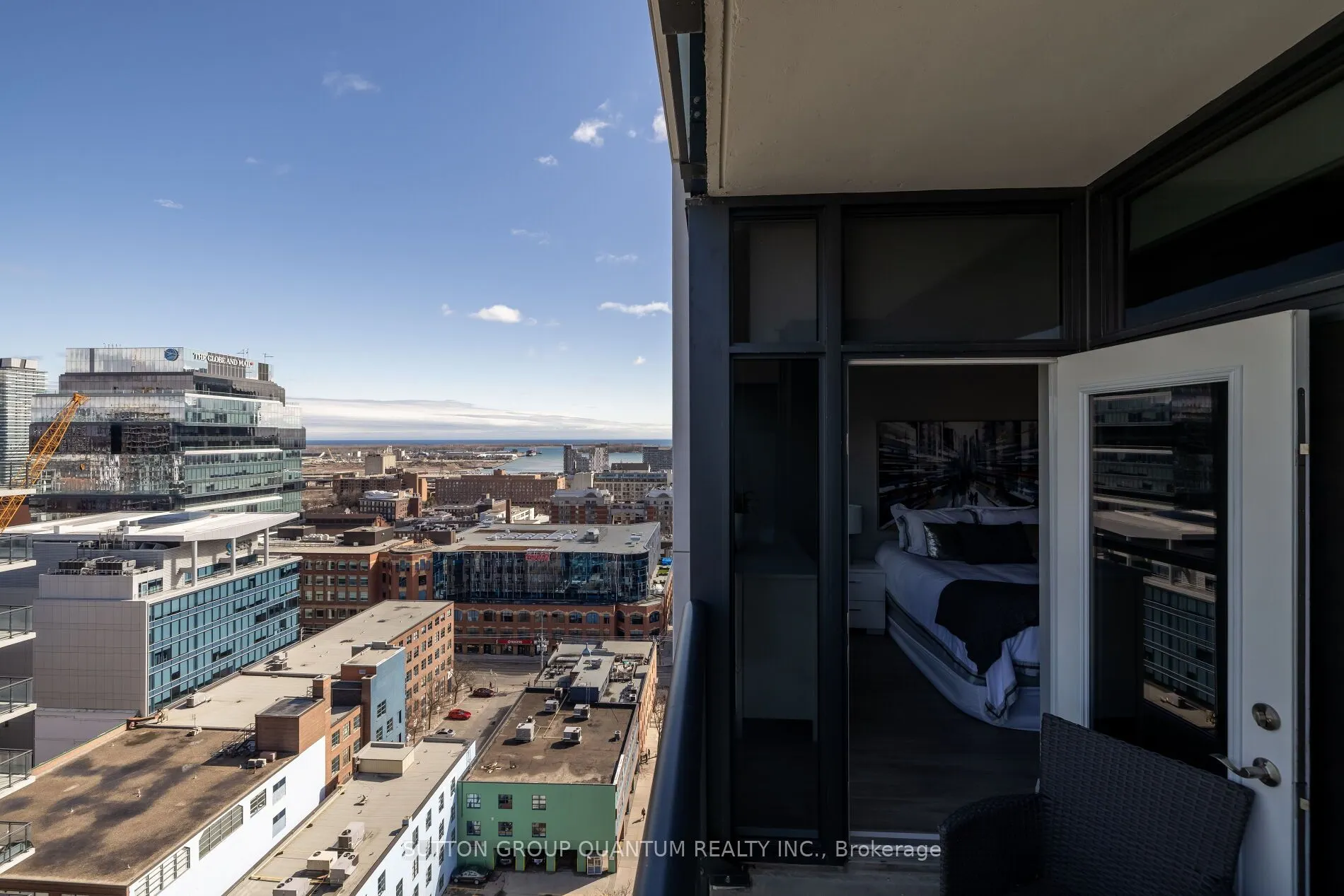 400 Adelaide Street E, #LPH 03