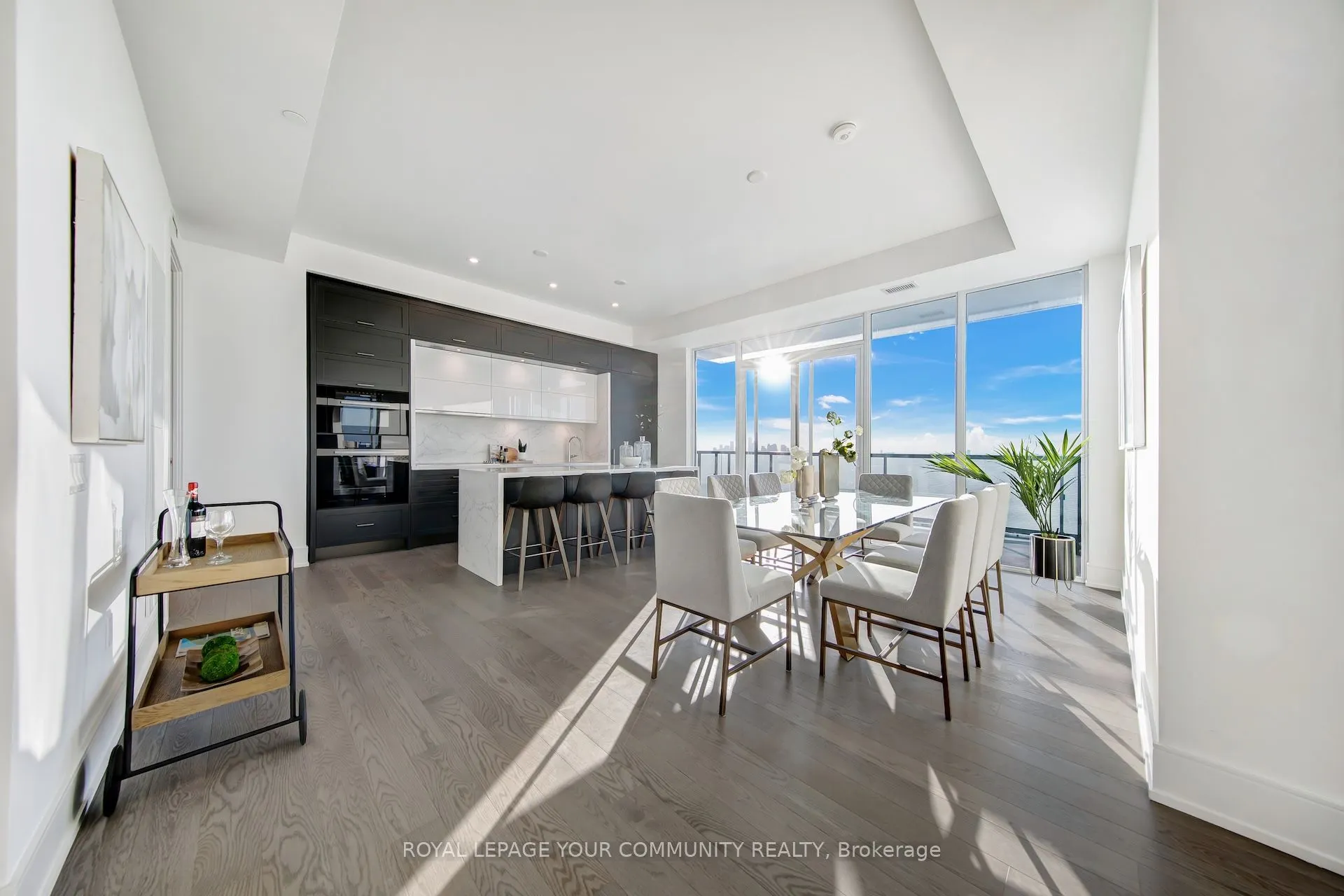 10 Inn On The Park Drive, #3303