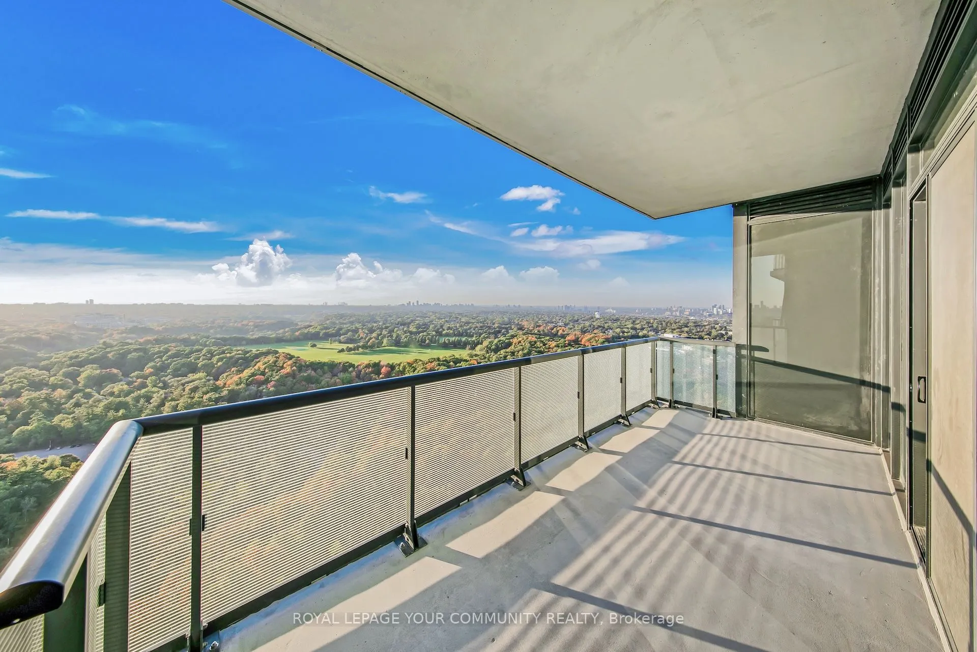 10 Inn On The Park Drive, #3303