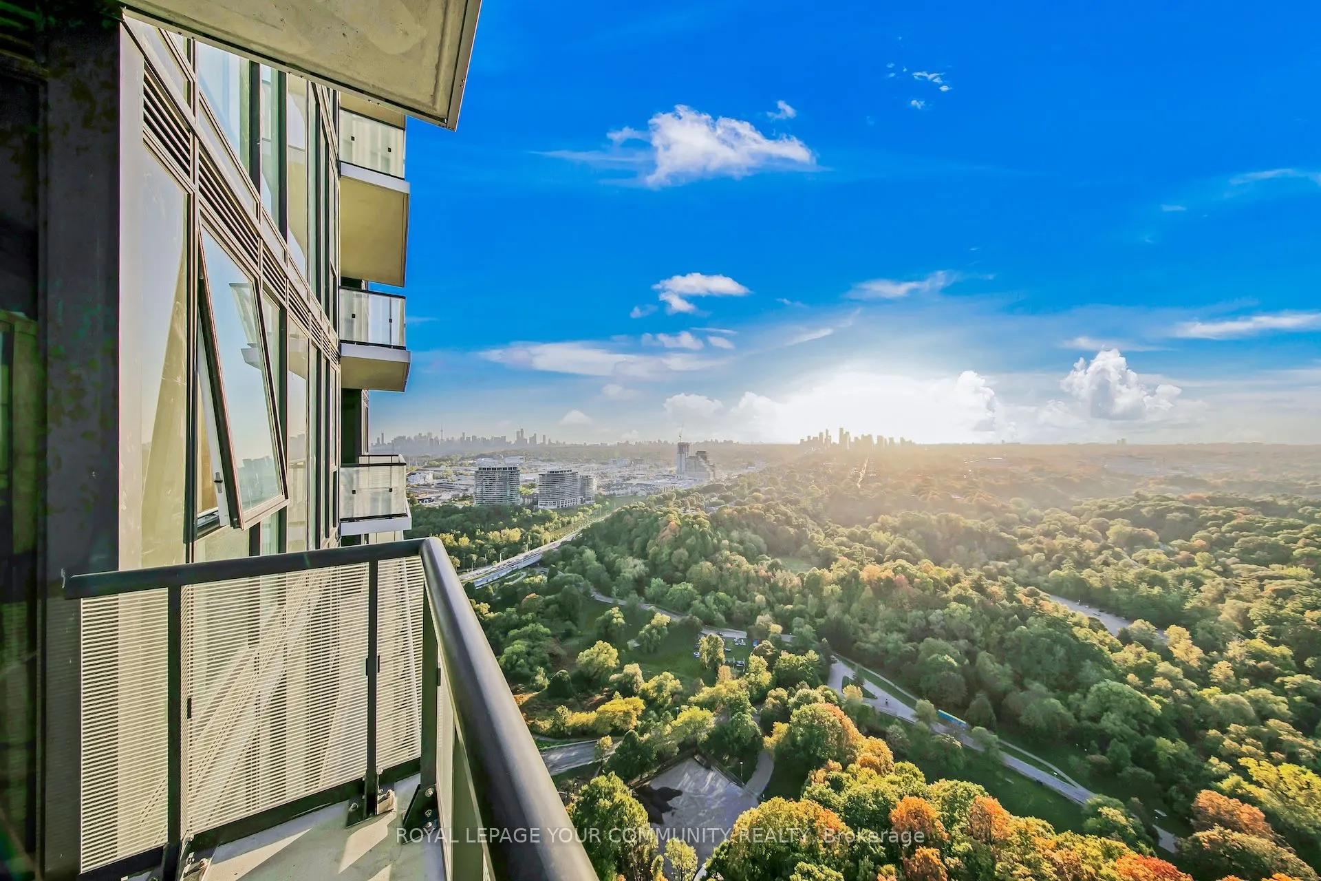 10 Inn On The Park Drive, #3303