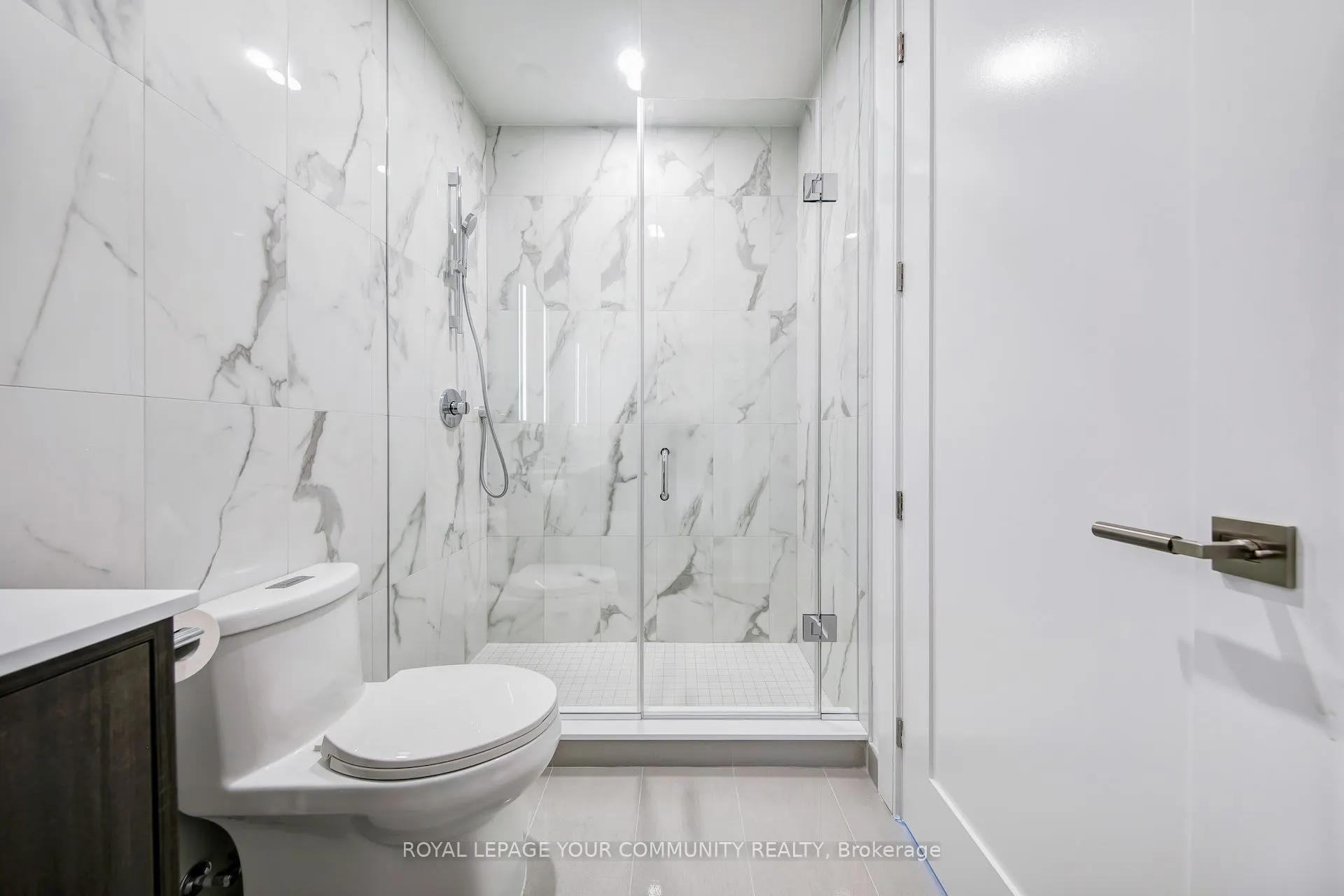 10 Inn On The Park Drive, #3303