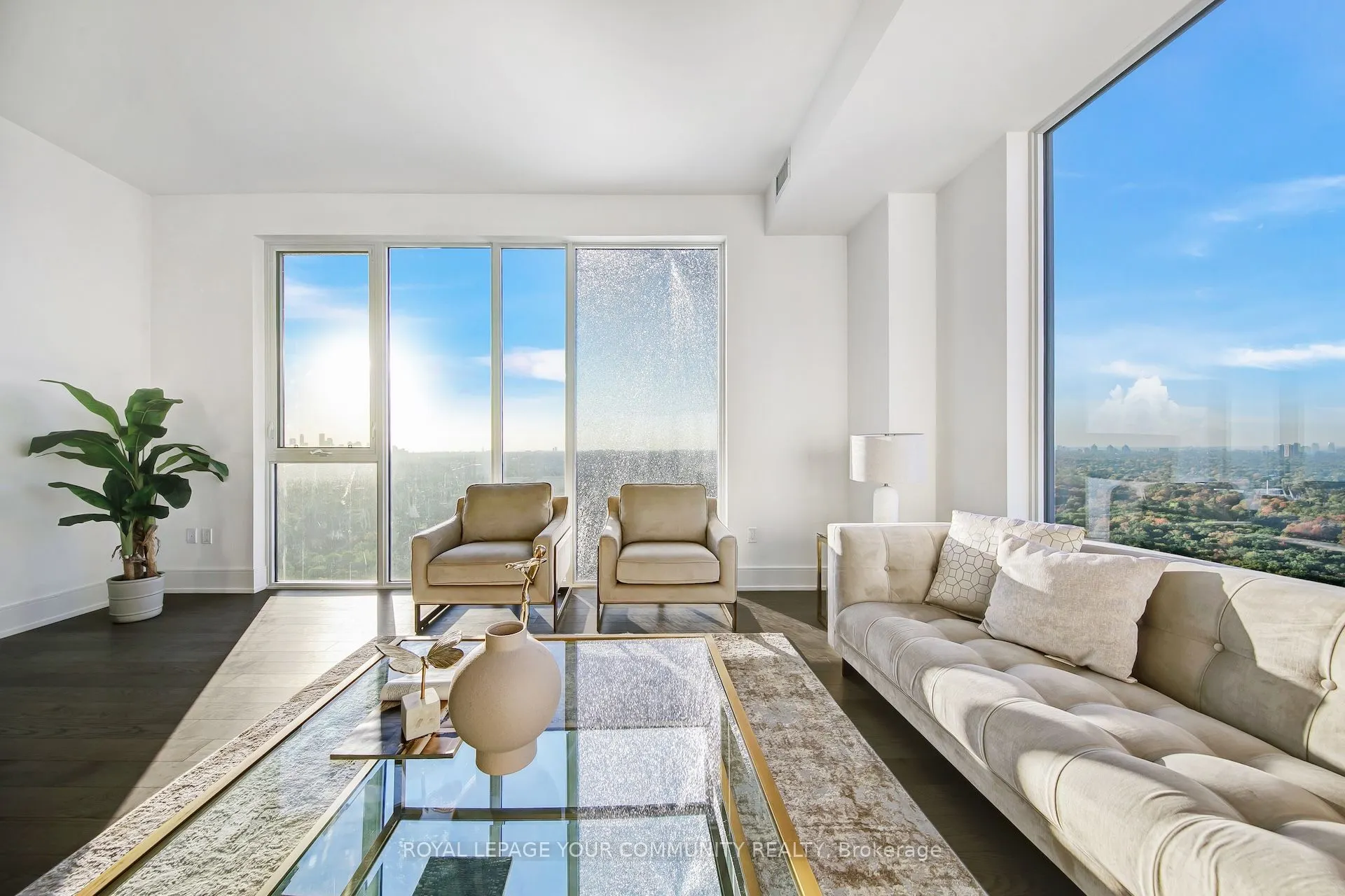 10 Inn On The Park Drive, #3303