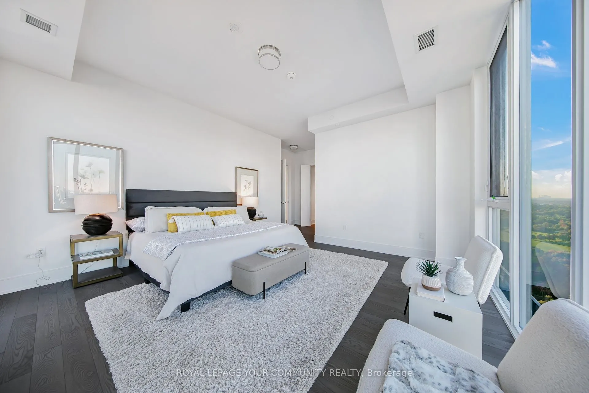 10 Inn On The Park Drive, #3303