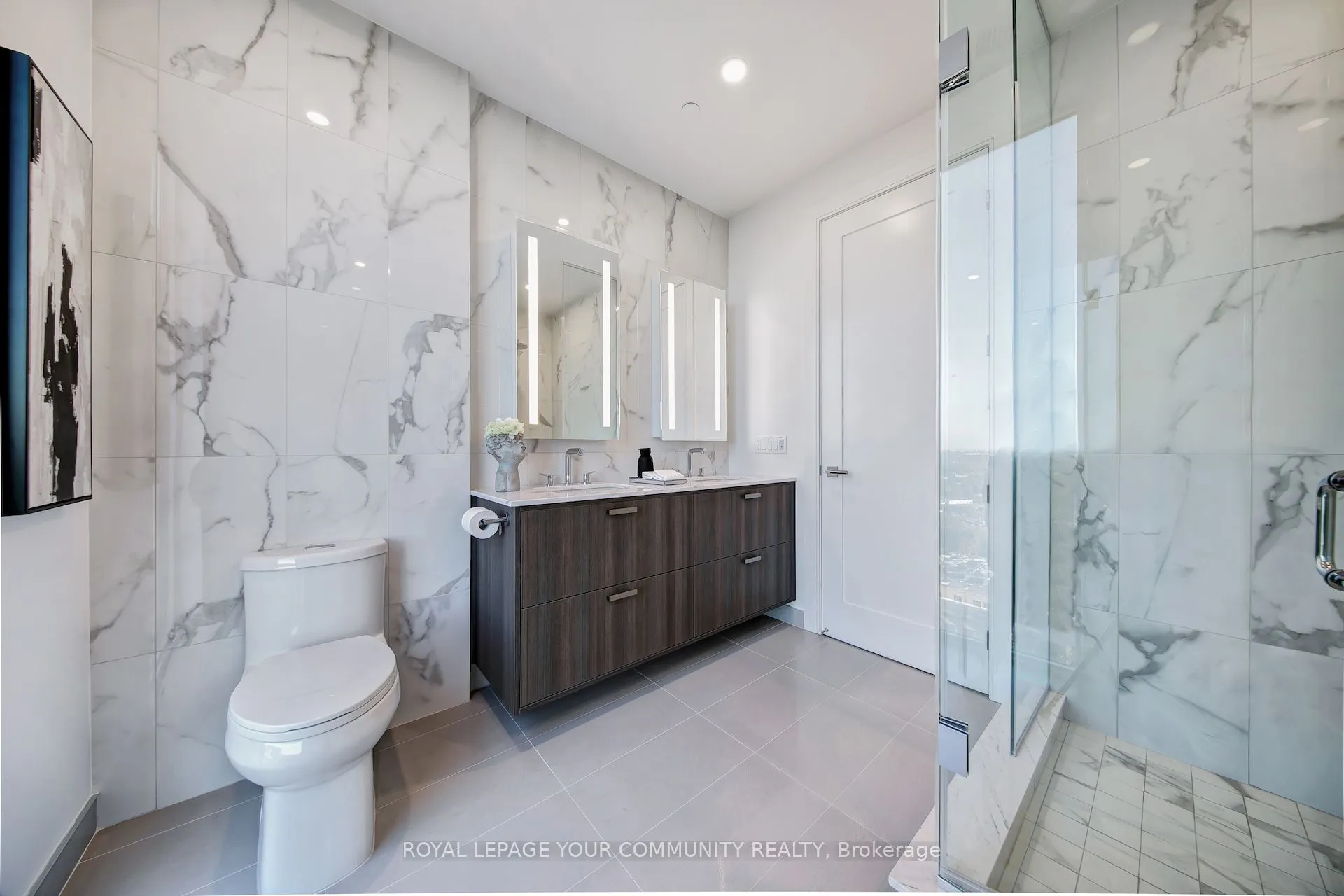 10 Inn On The Park Drive, #3303