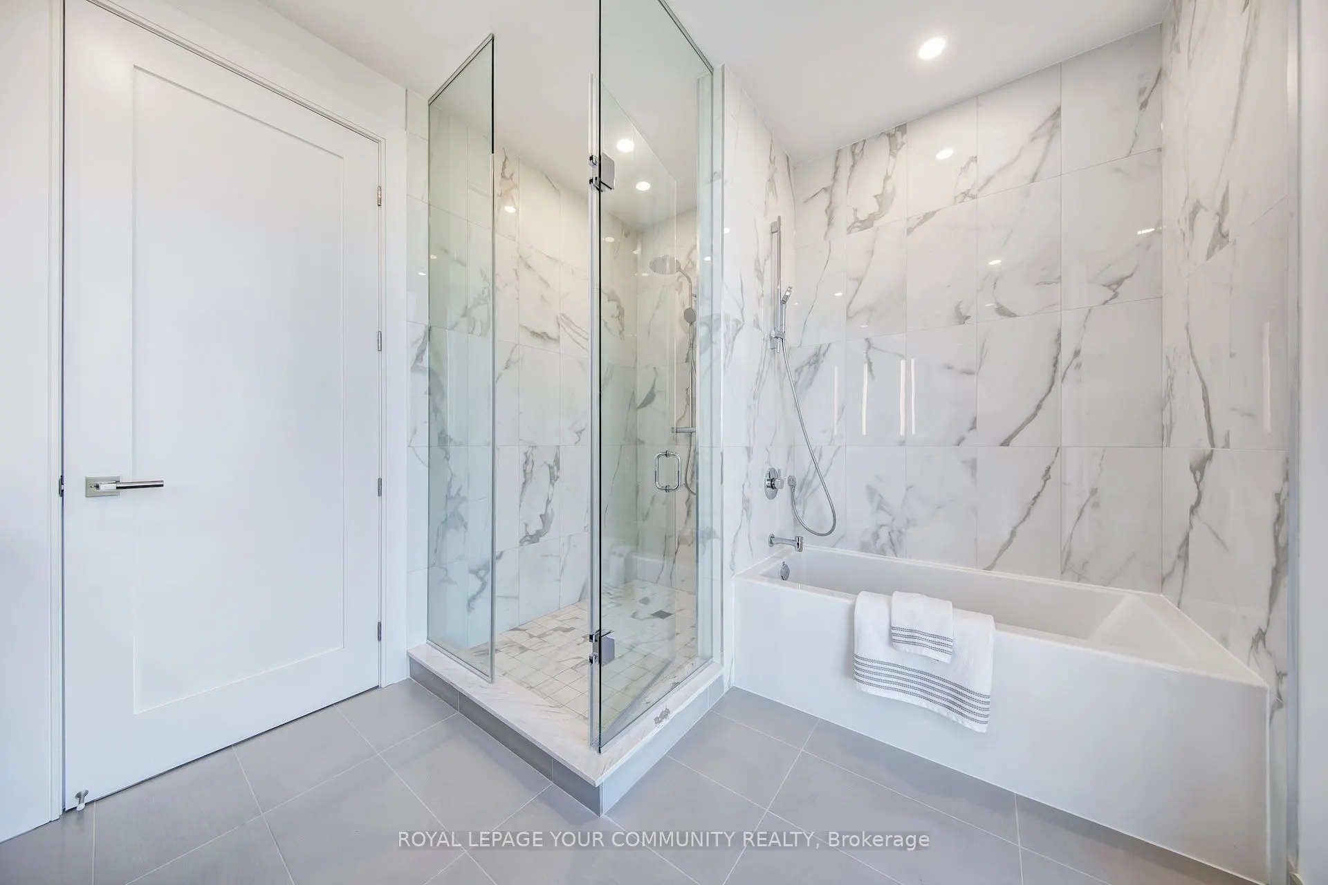 10 Inn On The Park Drive, #3303