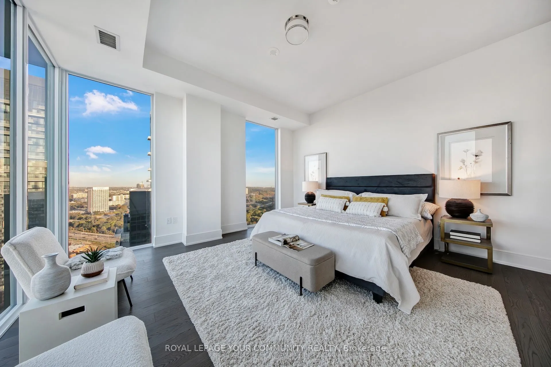 10 Inn On The Park Drive, #3303